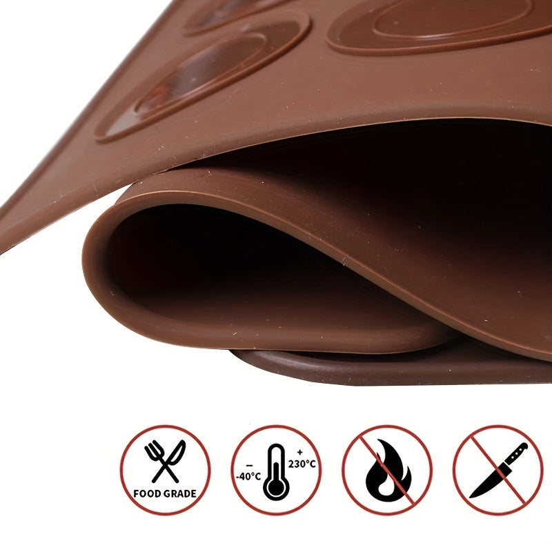 Macaron Making Kit 30 Cavity Silicone Mat Baking Pan and Pipping Pot