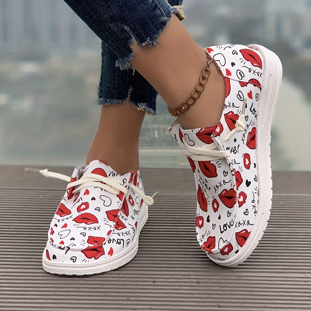 Women's Skateboard Shoes Lips Hearts Lace up Canvas