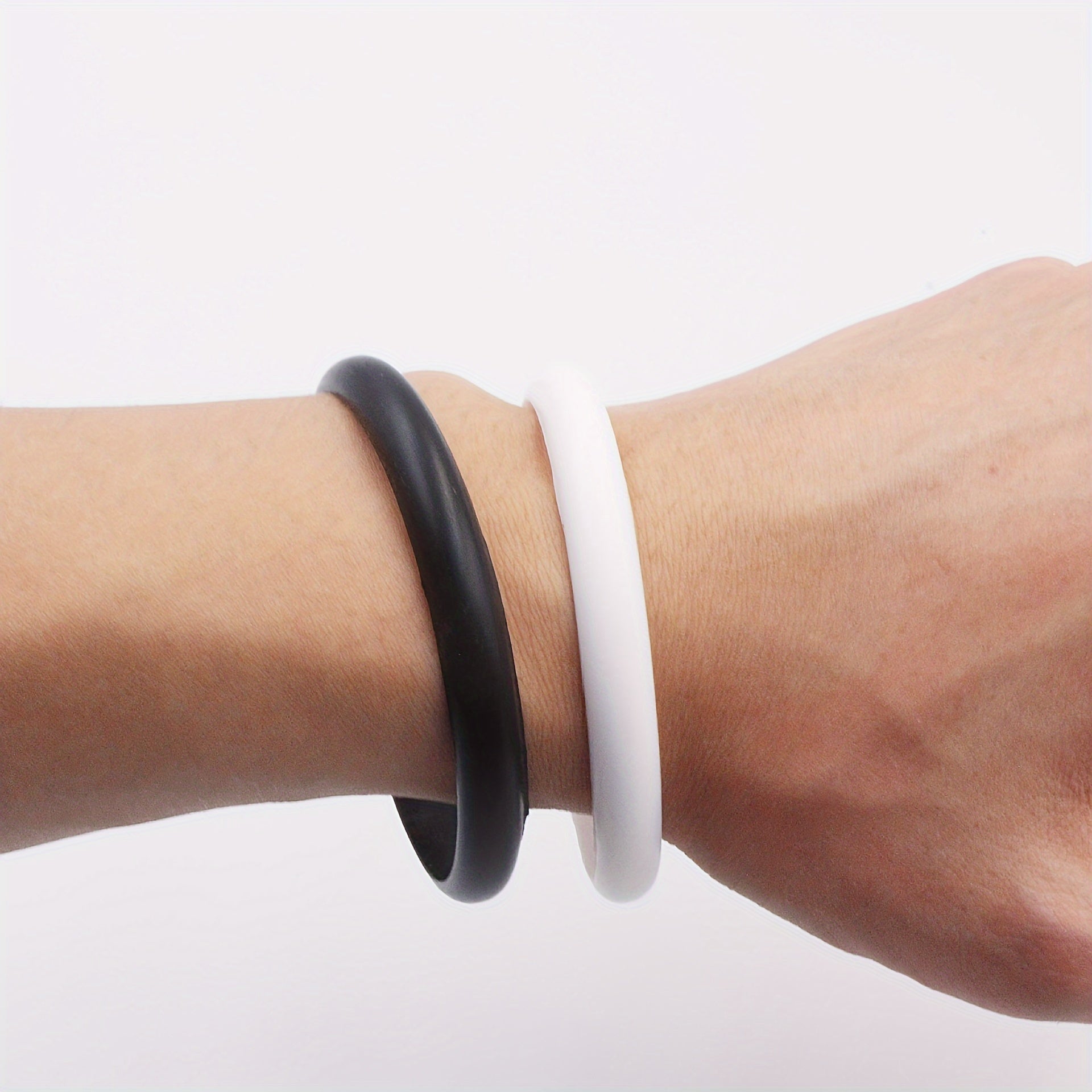 2 Pcs Silicone Sporty Style Bracelets Stretch Wristband Party Souvenir