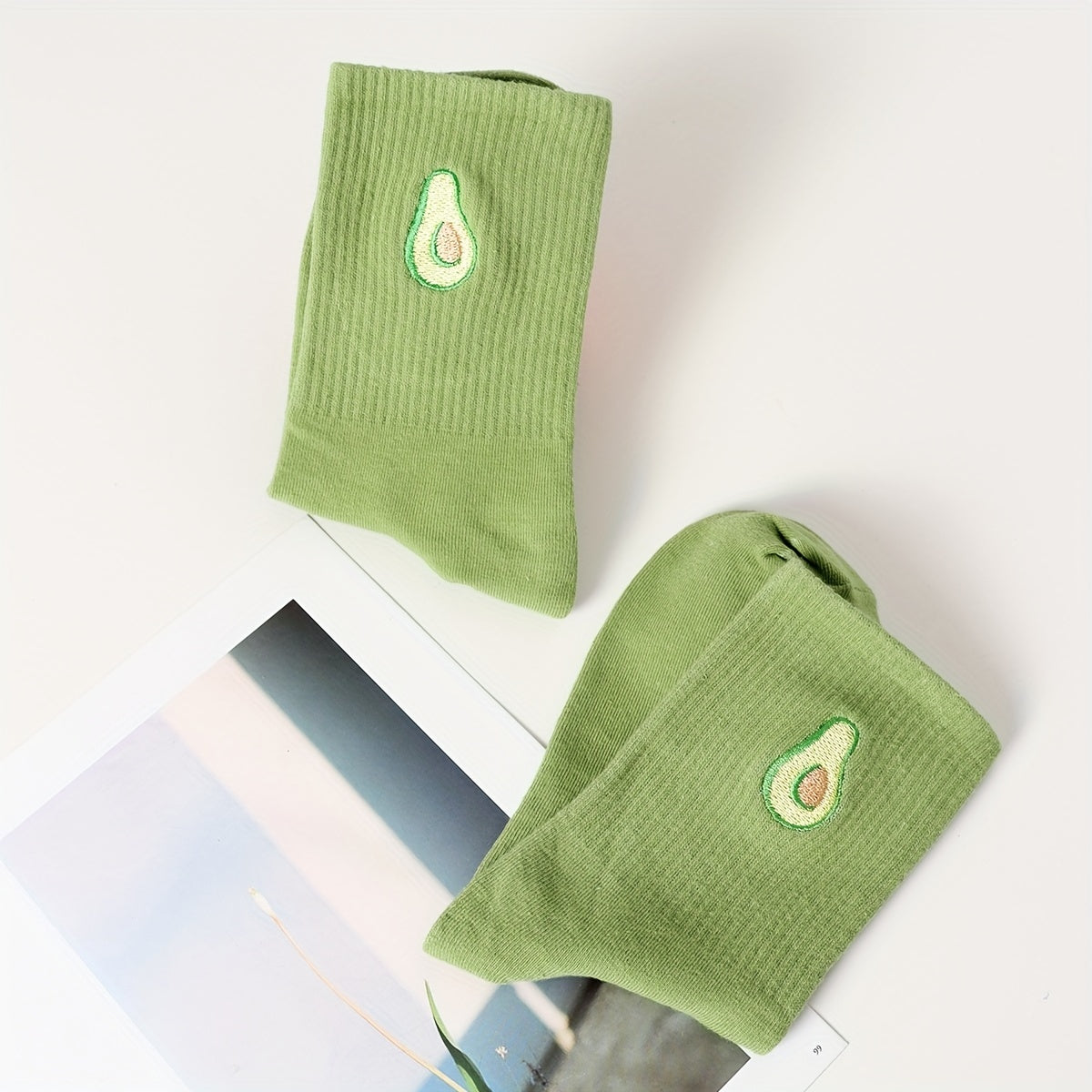 Avocado Embroidery Socks Comfy Mid Tube Women's Stockings