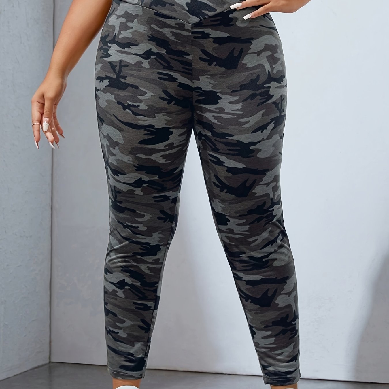 Women's Plus Camo V Waist Skinny Trousers