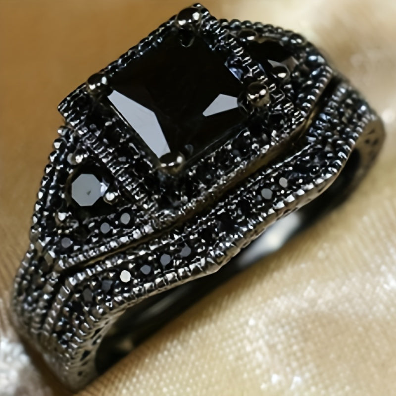 2pcs Silver Plated Purple Zircon Engagement Wedding Ring Set