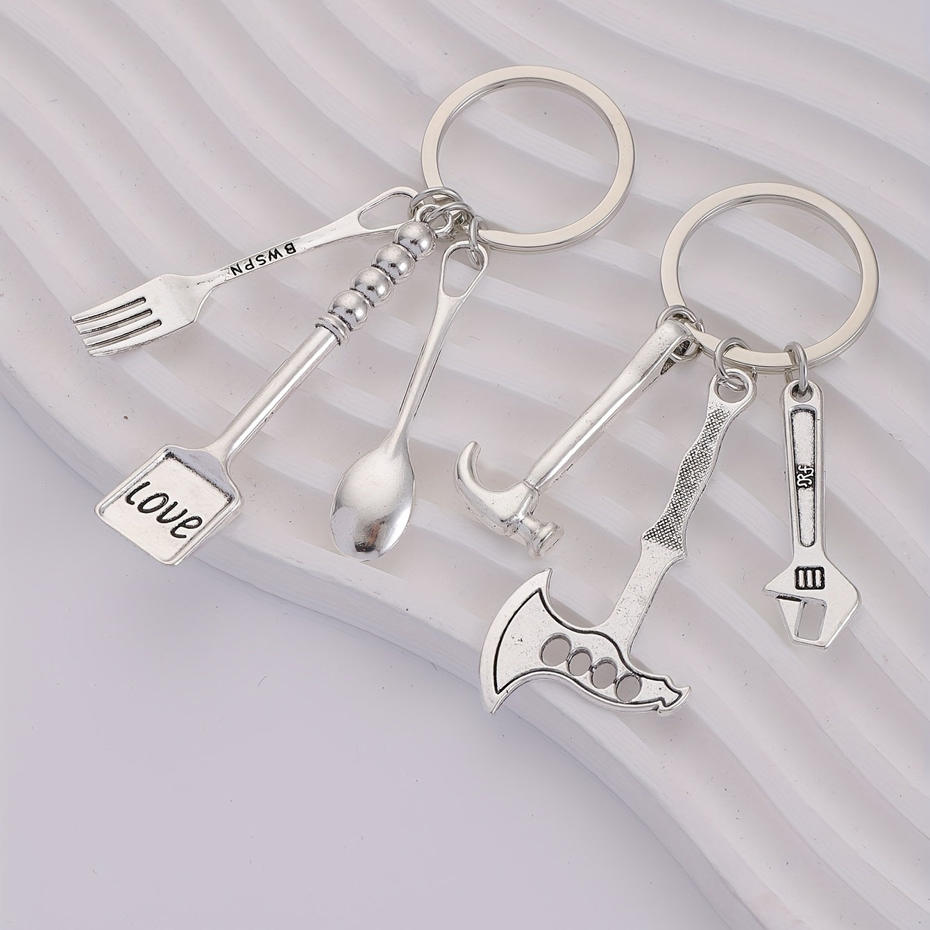 2pcs Alloy Tool Pendant Keychain For Men - Summer Casual Business Pendant