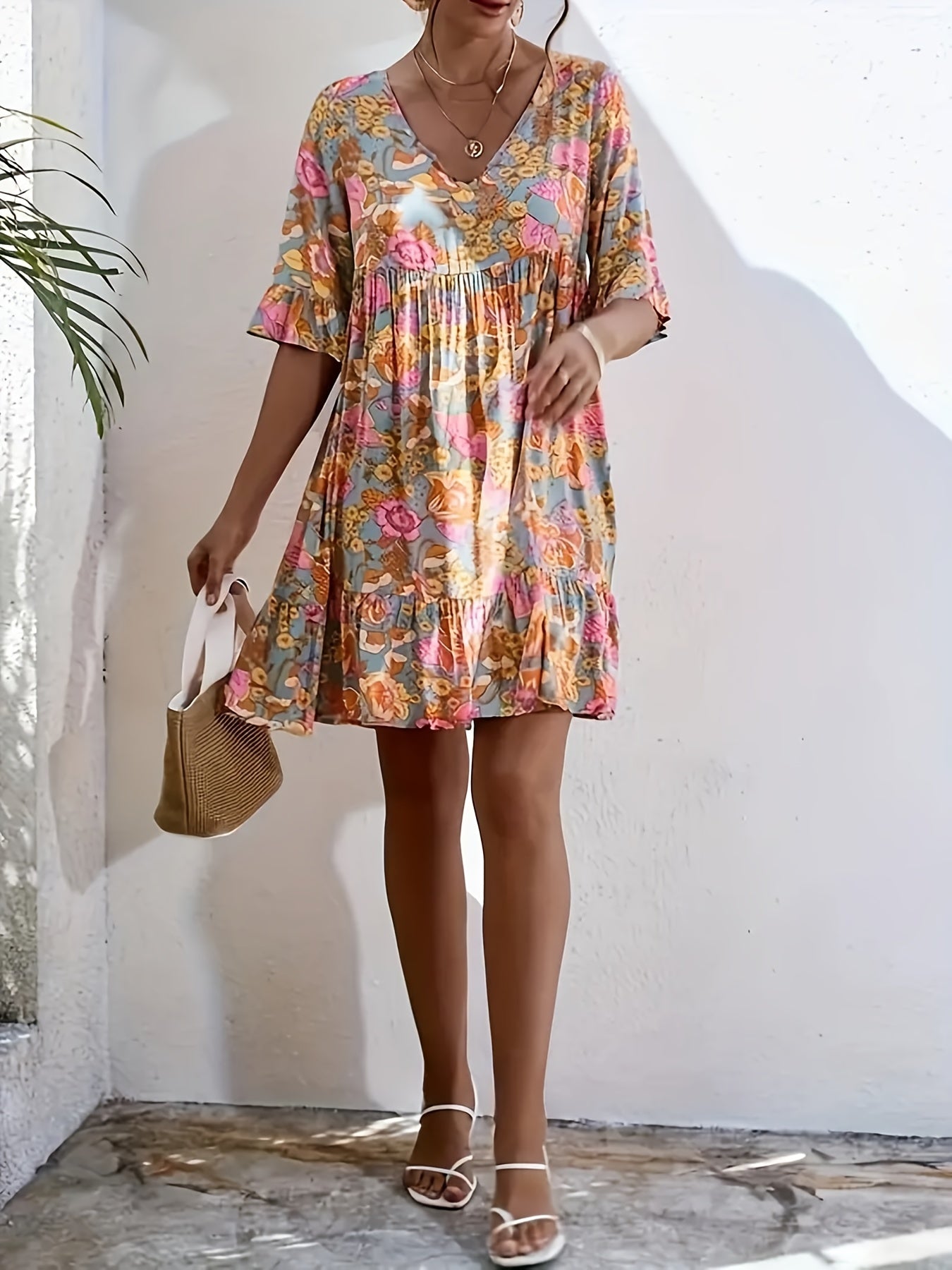  Floral Print V-Neck Mini Smock Dress