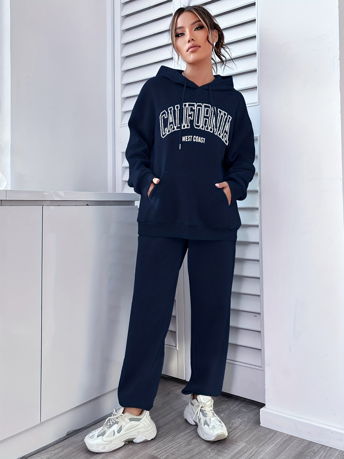  Women's Letter Graphic Hoodie & Joggers Outfit Set