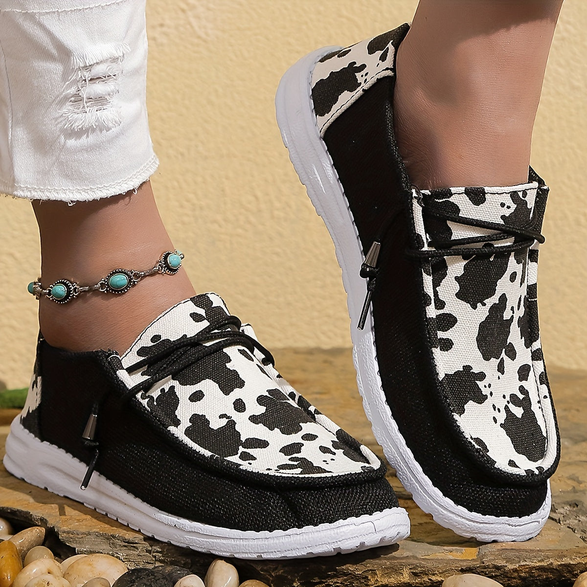 Dairy Cow Print Blocking Skate Shoes Lightweight Breathable Low Top Sport Shoes