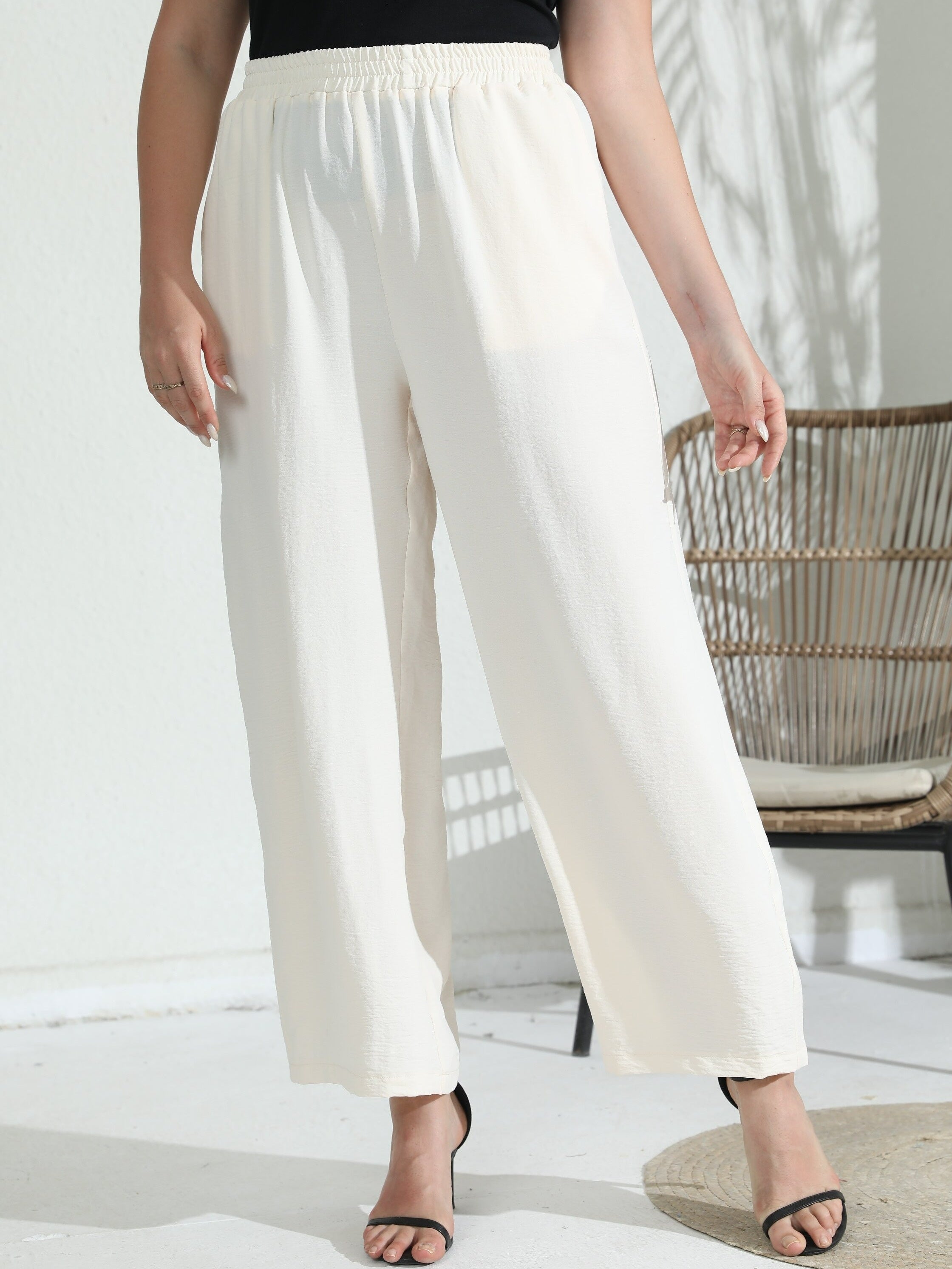  High Rise Wide Leg Trousers With Pockets