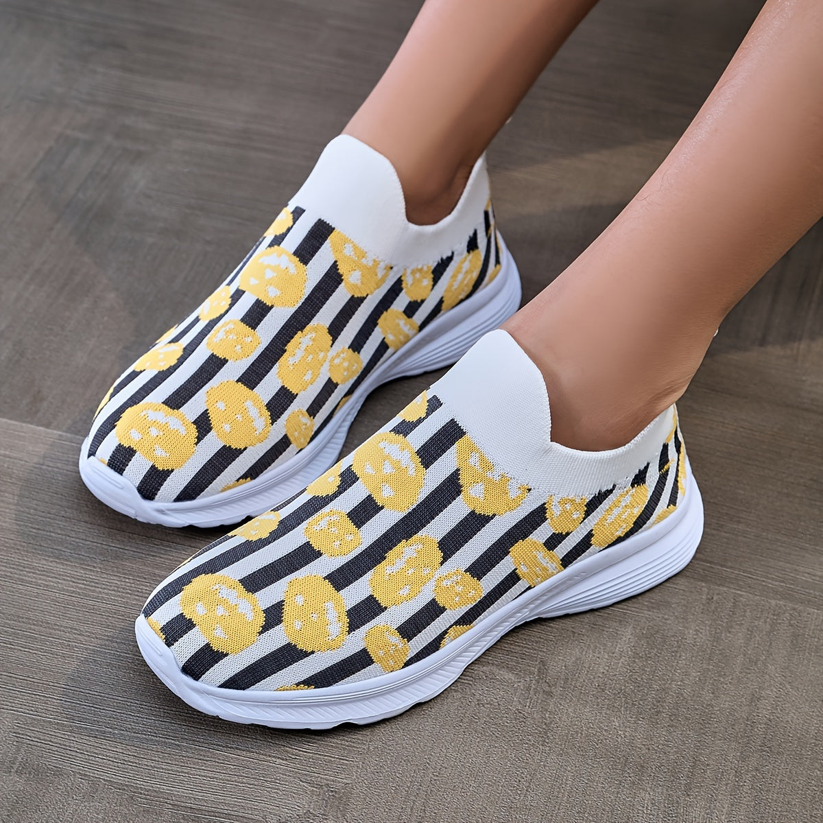 Women's Pumpkin & Striped Mesh Tennis Shoes Lightweight Non slip Travel Shoes