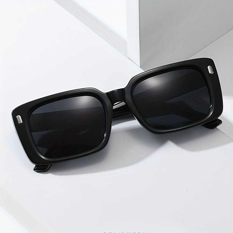 Rivet Decor Rectangle Sunglasses UV400