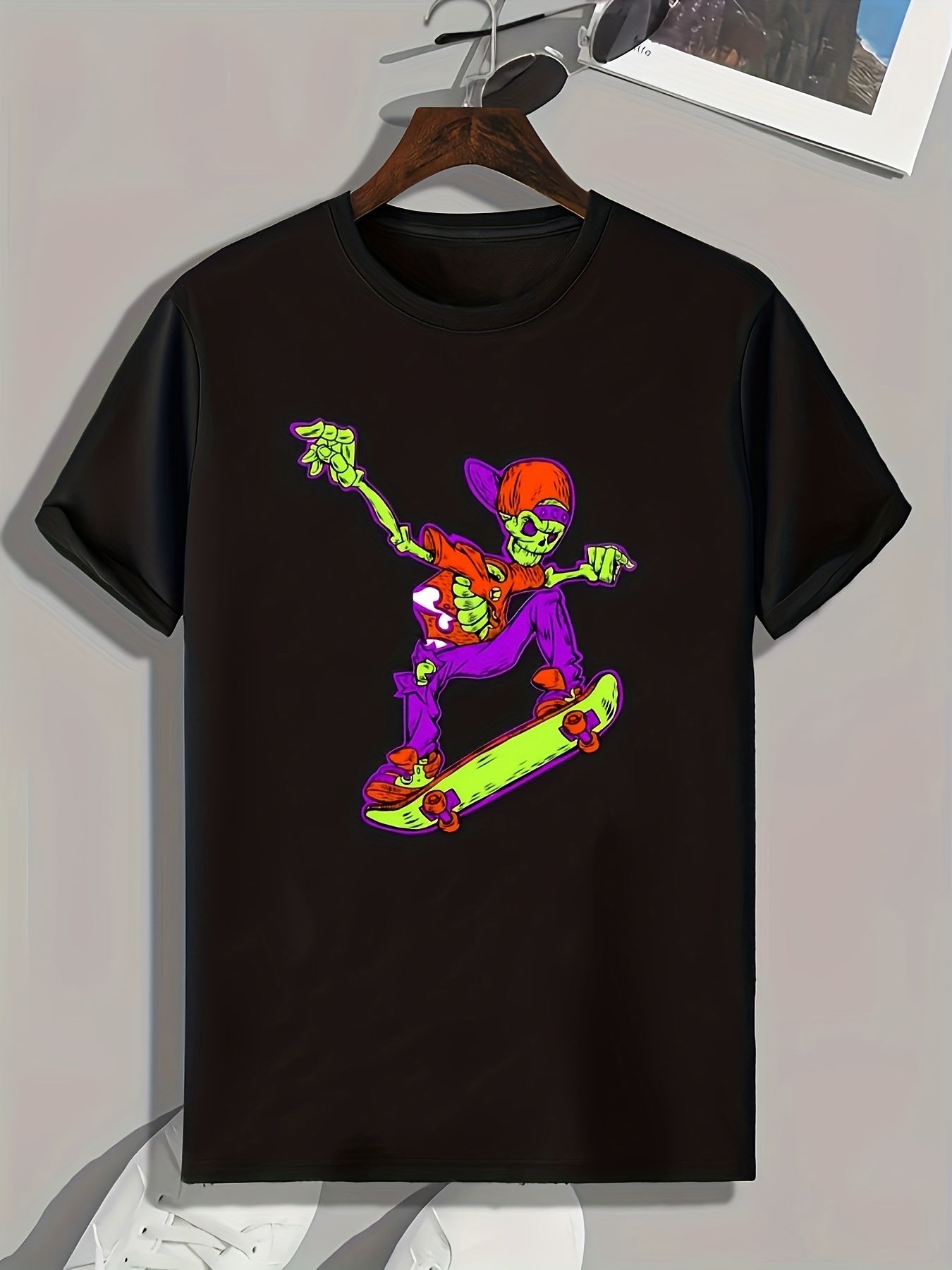 Skeleton Print Men's Graphic T-shirt for Summer