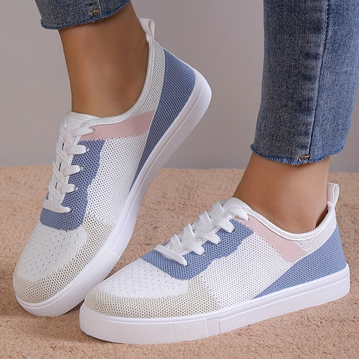 Women's Mesh Lace-Up Skate Shoes Breathable Flat Outdoor Walking Shoes