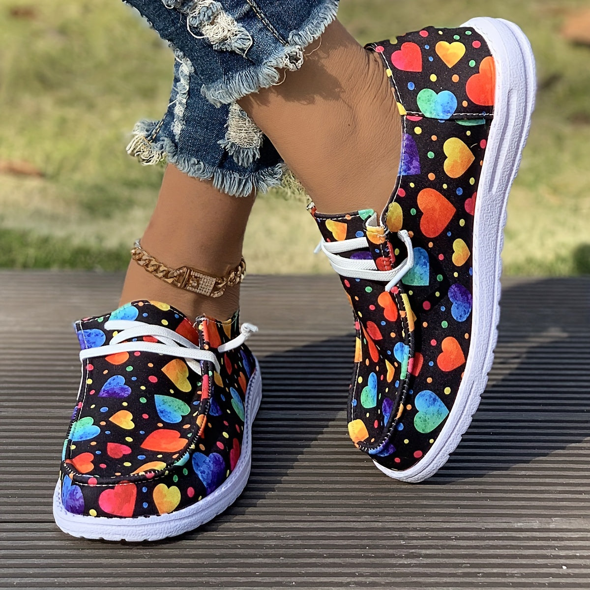 Women's Love Pattern Skateboard Shoes Colorful Lace-up Canvas