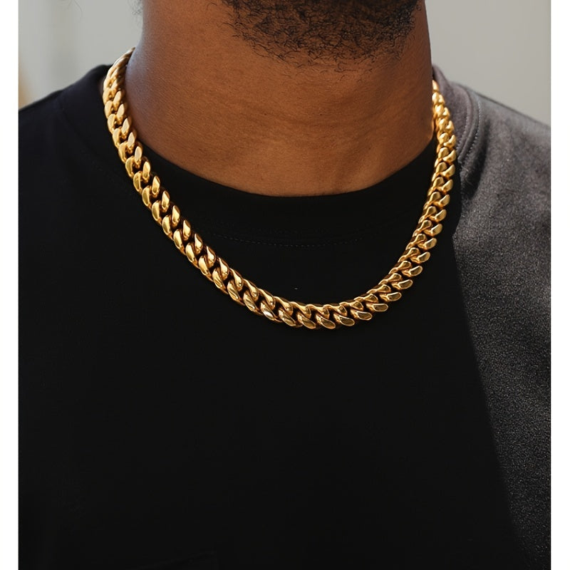 Men's Cuban Chain Necklace in Metal