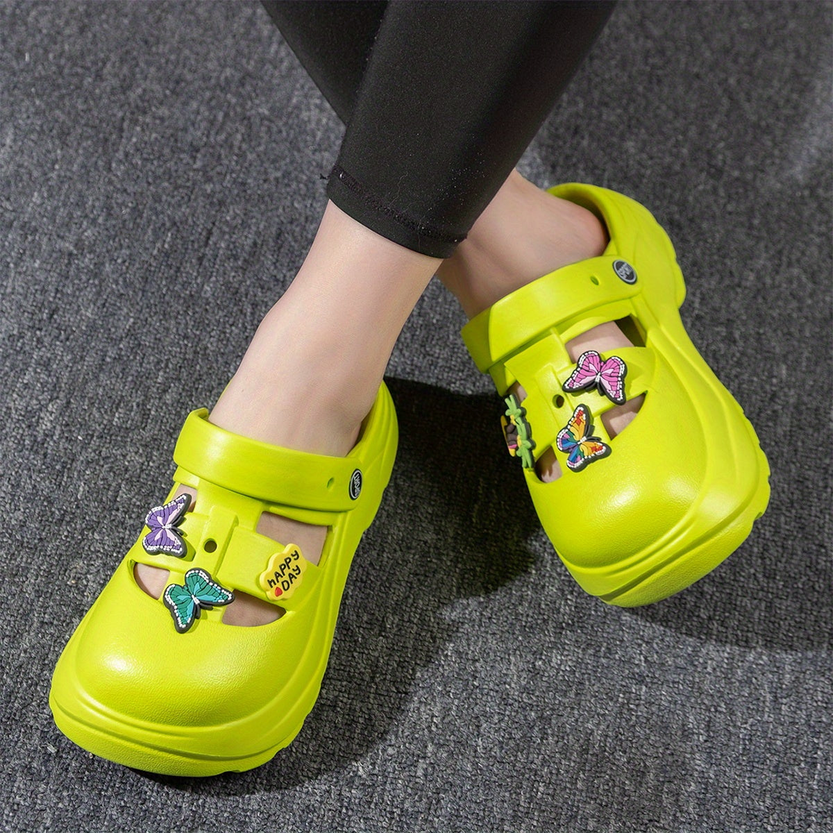 Women's Hollow Out Sandals Breathable Round Closed Toe Shoes