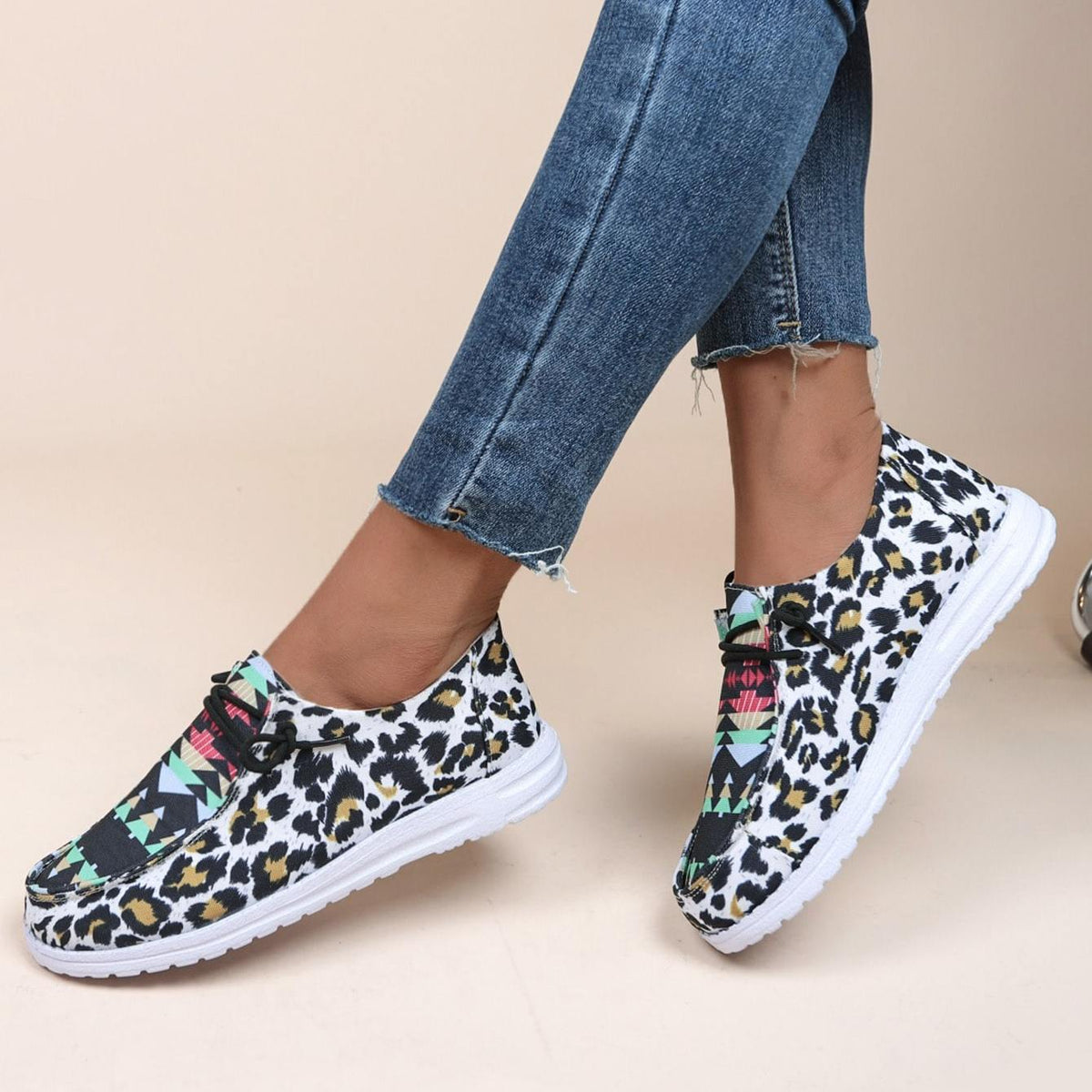 Leopard Print Canvas Lace-up Sports Shoes for Women