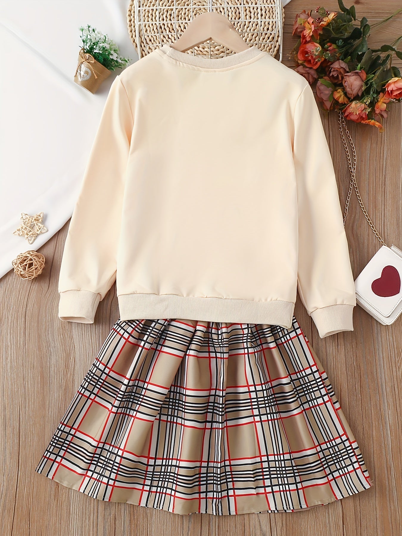 Girls Bear And Letter Patched Sweatshirt Top & Plaid Skirt Set