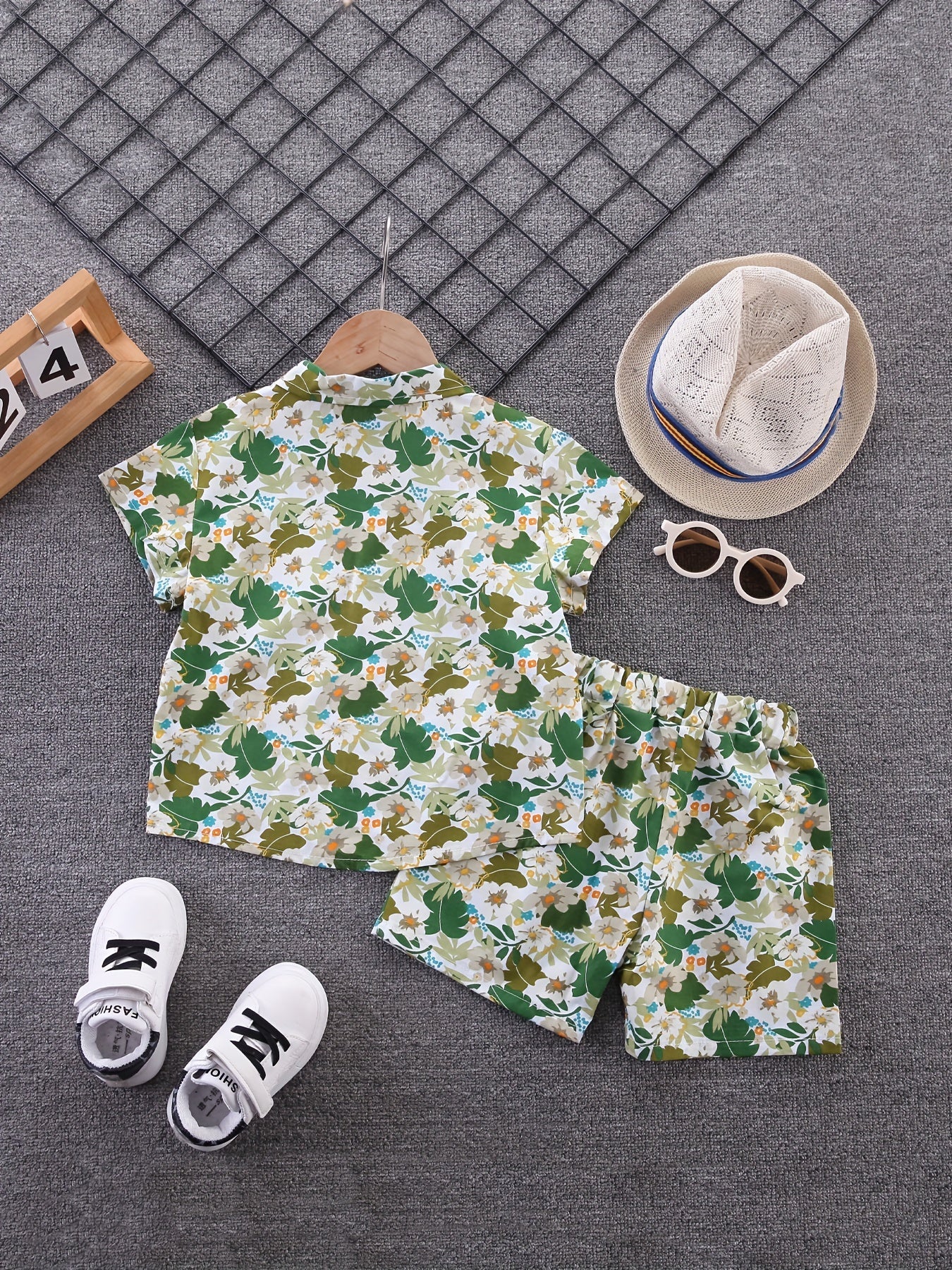 Boys Flower And Leaf Print Casual Outfit Hawaiian Style