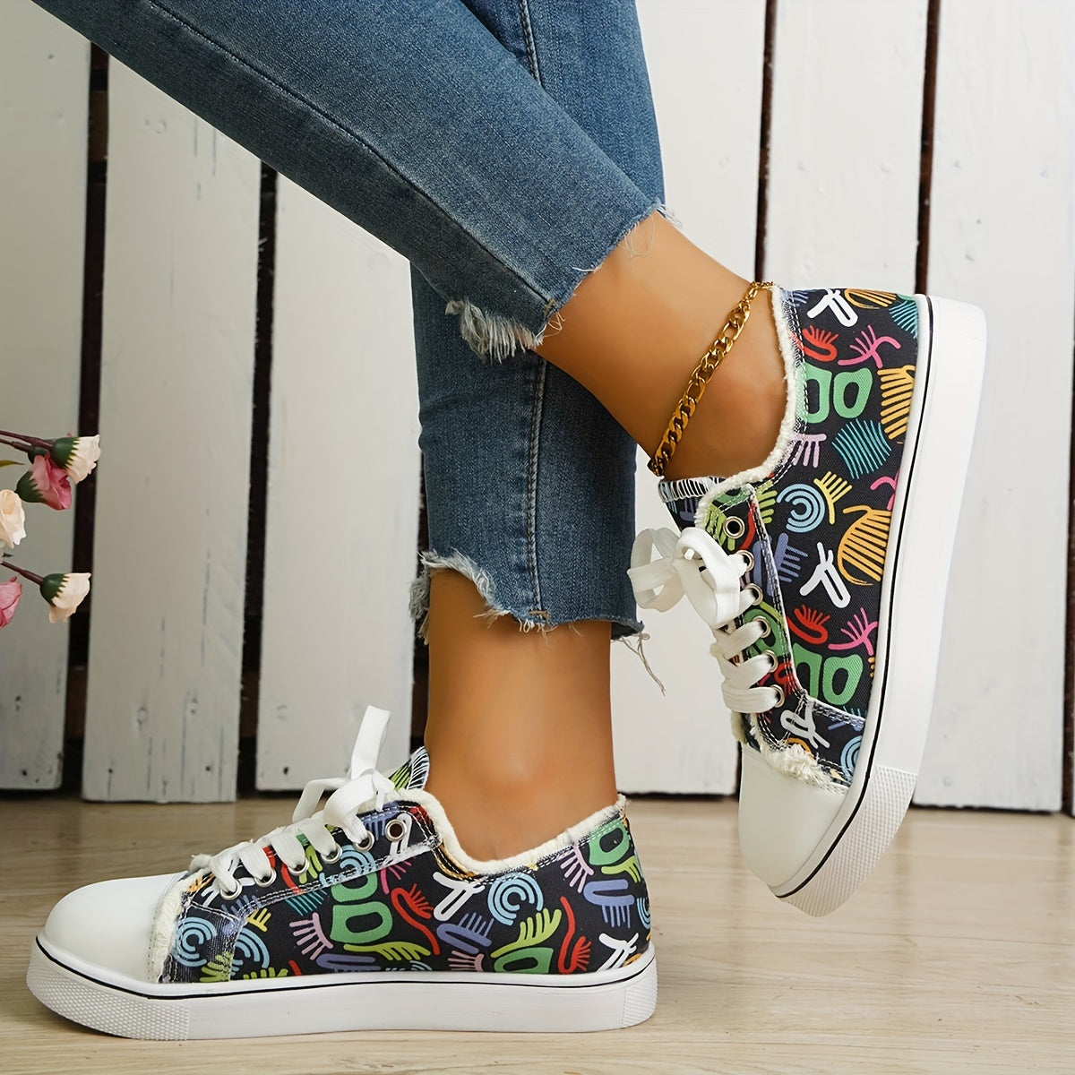 Women's Graffiti Print Sneakers Lightweight Canvas Shoes