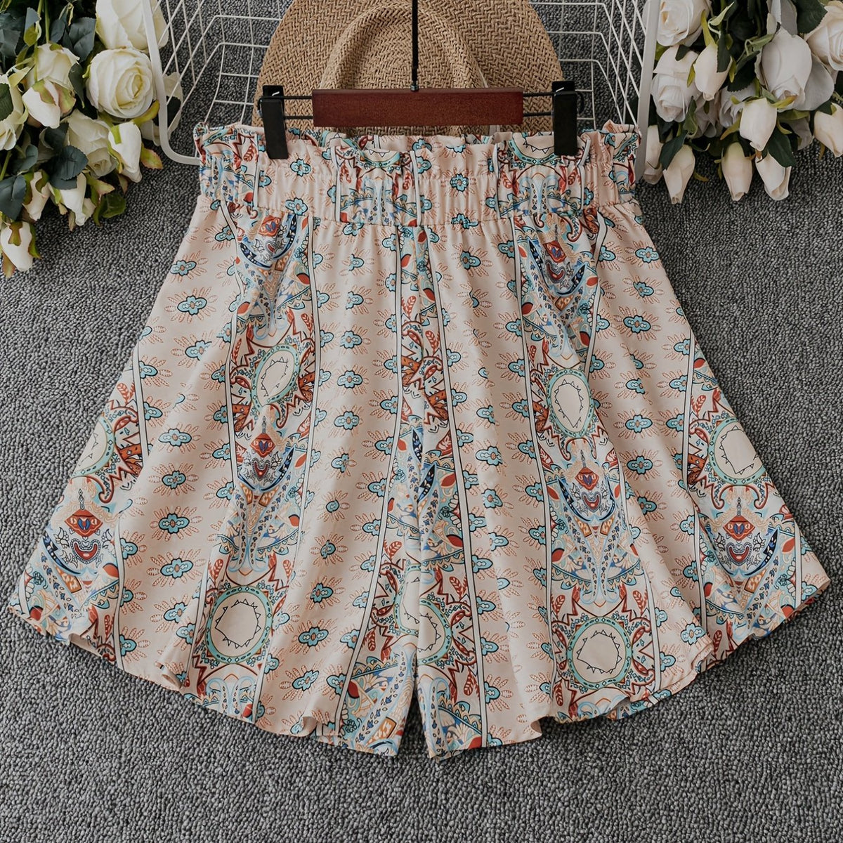  Allover Floral Print High Rise Elastic Loose Shorts