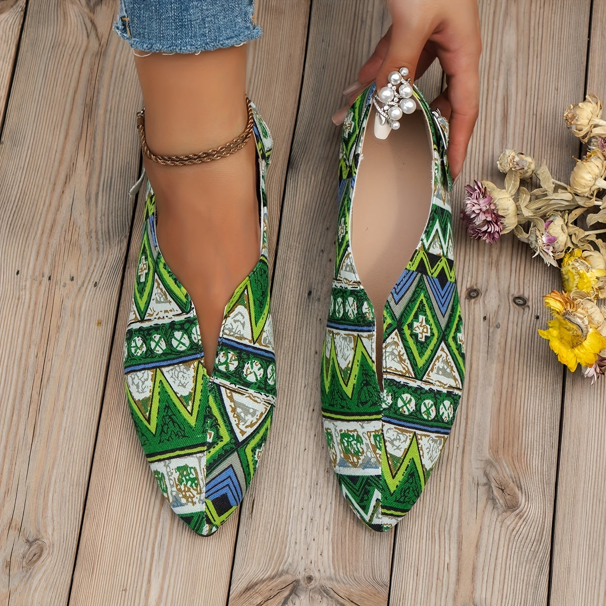 Women's Geometric Pattern Flat Canvas Slip On Walking Shoes
