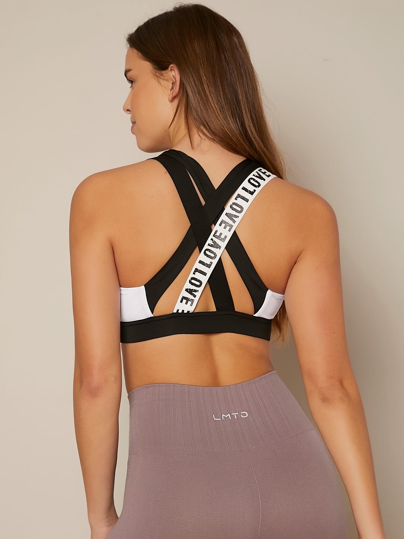  High Impact Yoga Sports Bra with Crisscross Back