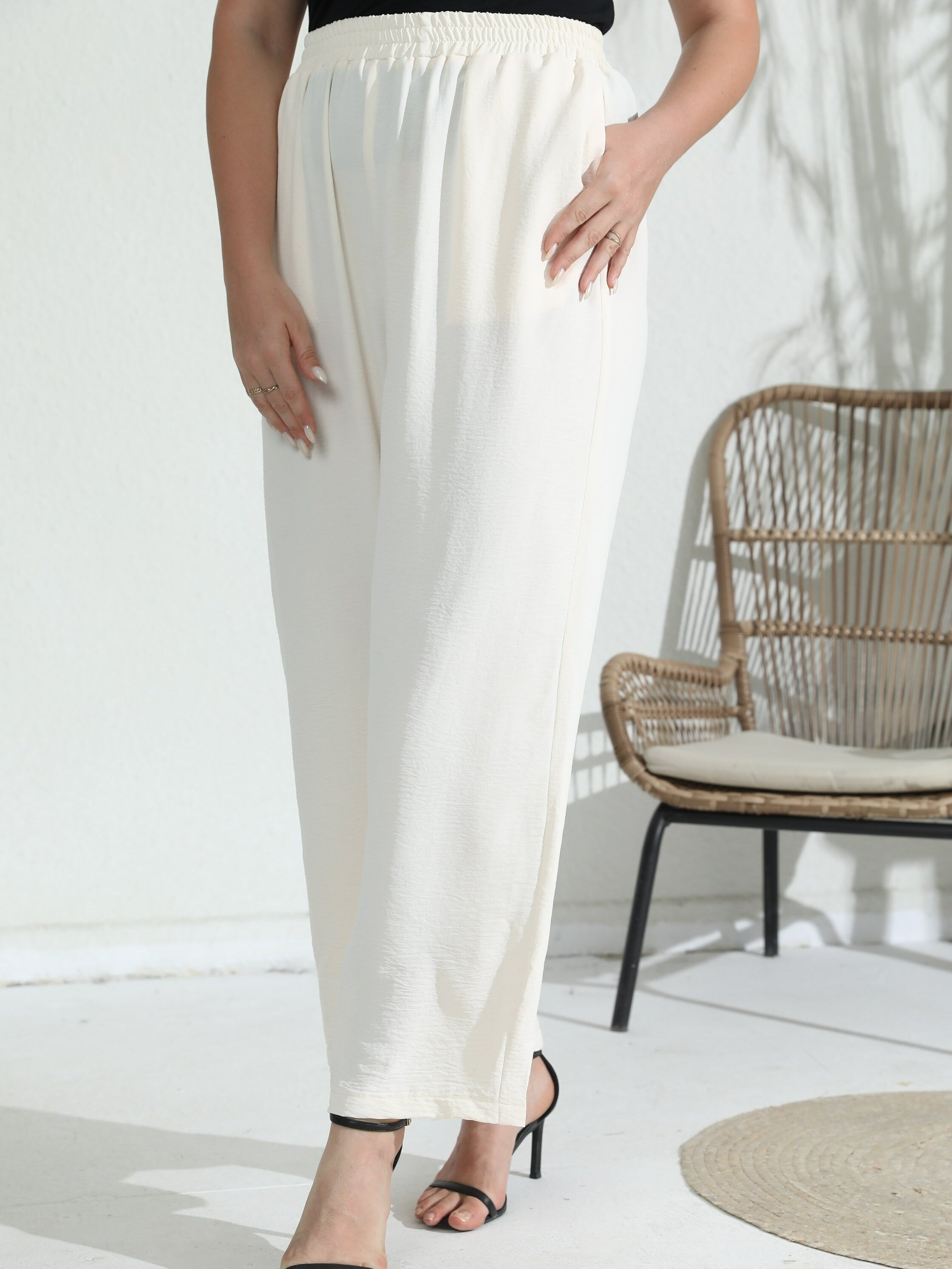  High Rise Wide Leg Trousers With Pockets