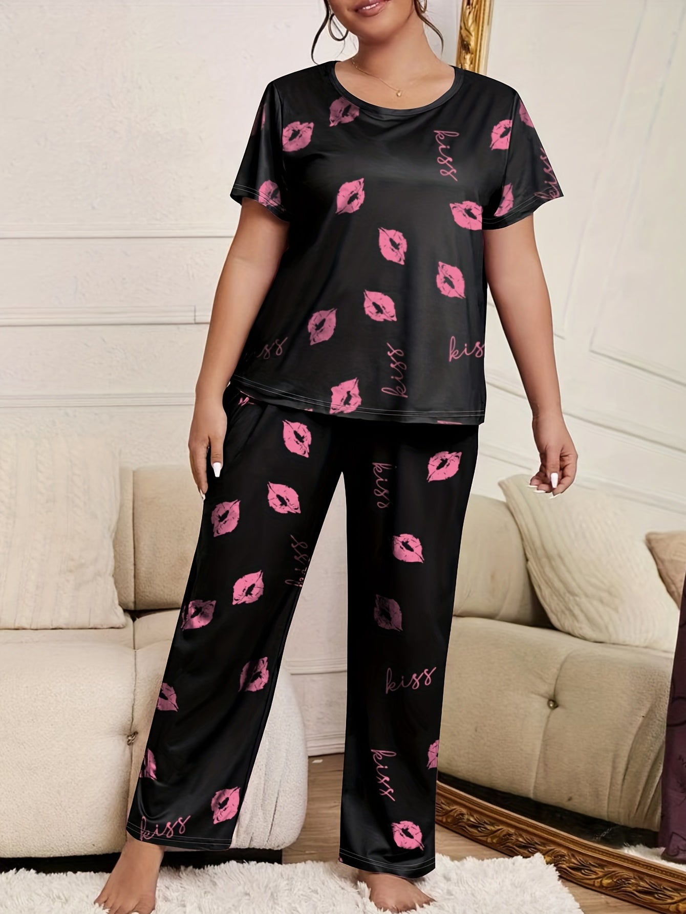  Kiss & Letter Print Tee & Pants Set