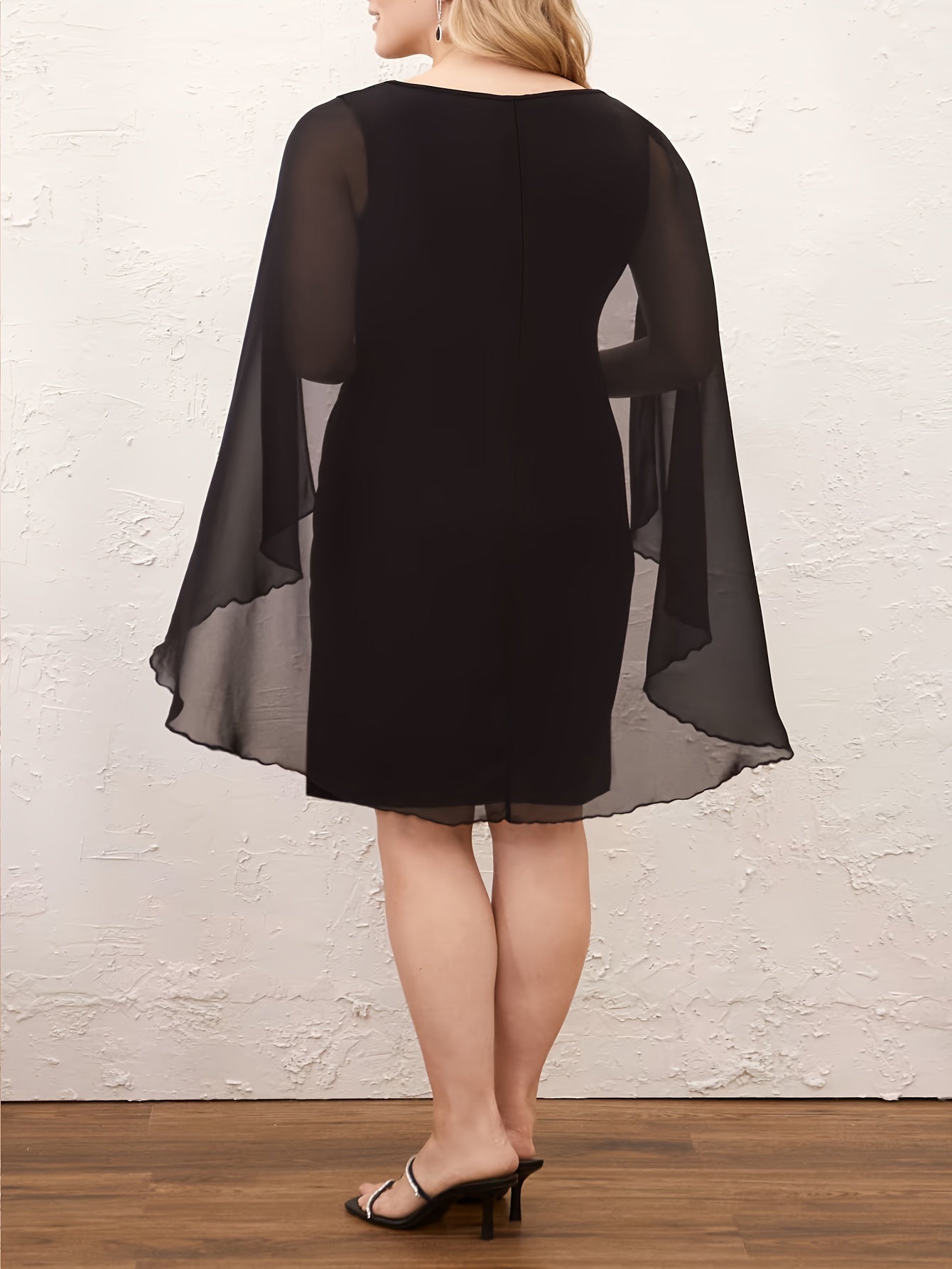  Dress Women's Plus Ruched Front V Neck Dress