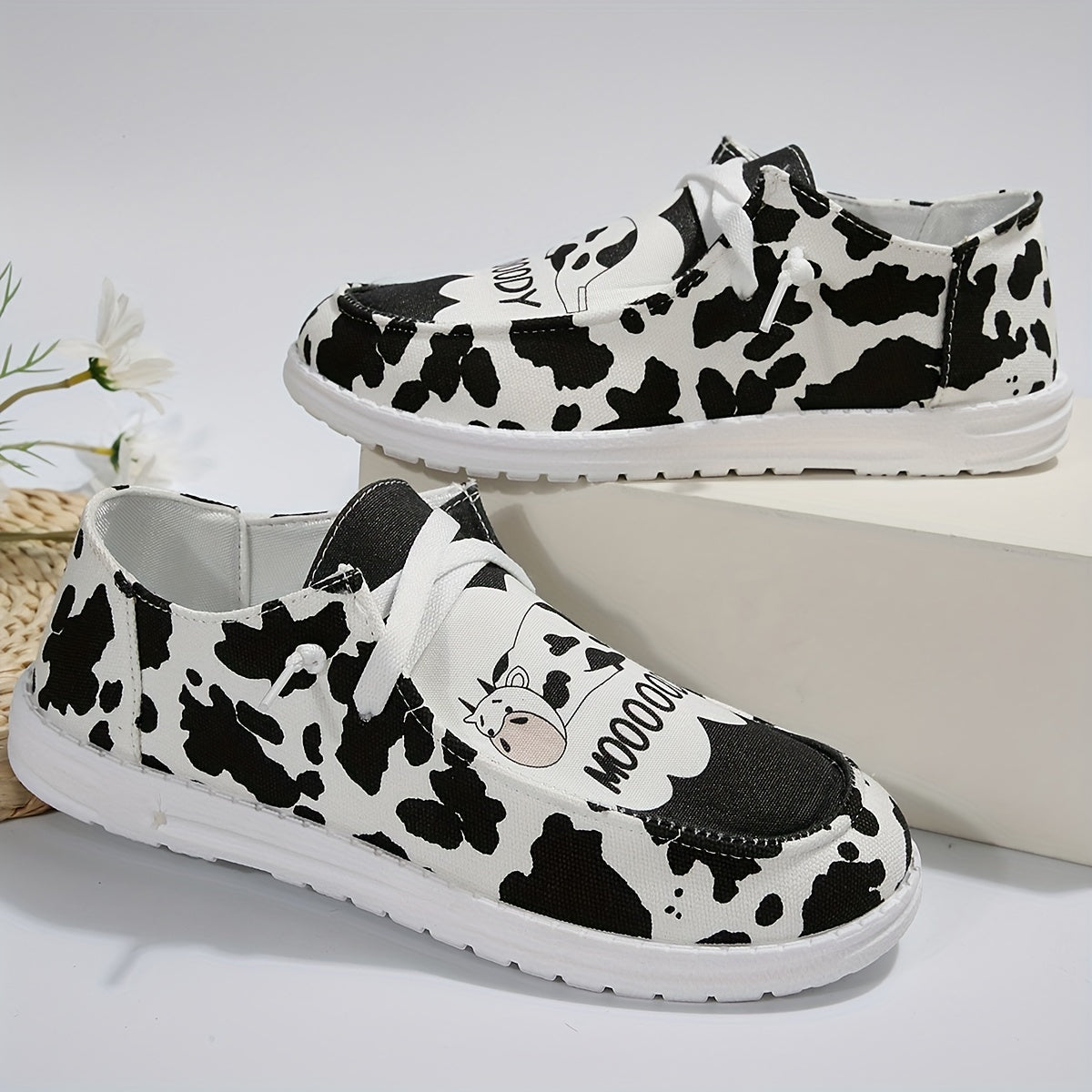 Women's Cow Print Low Top Canvas Shoes Lightweight & Breathable