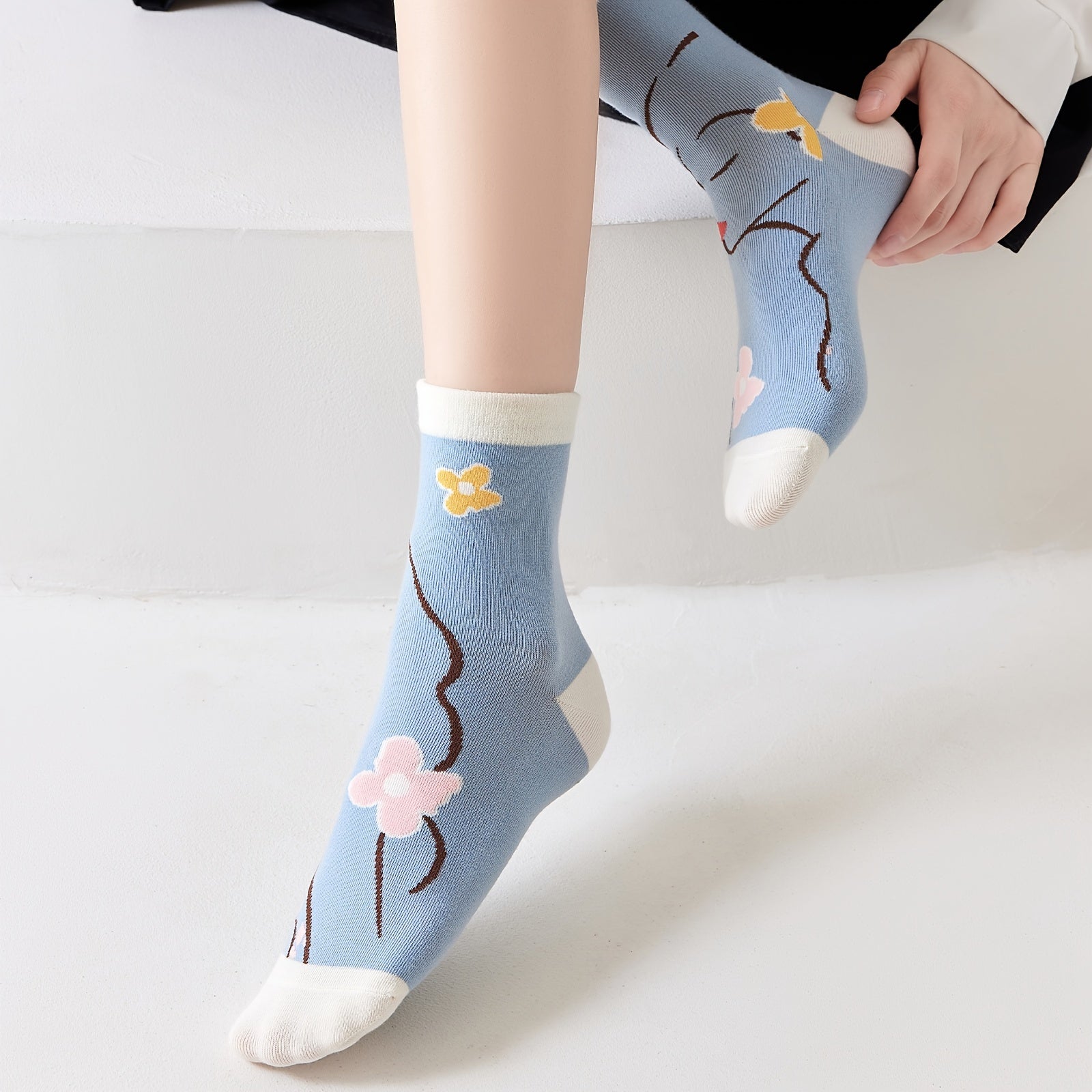 Funny Pattern Mid Tube Socks For Sports Skateboard Women's Socks