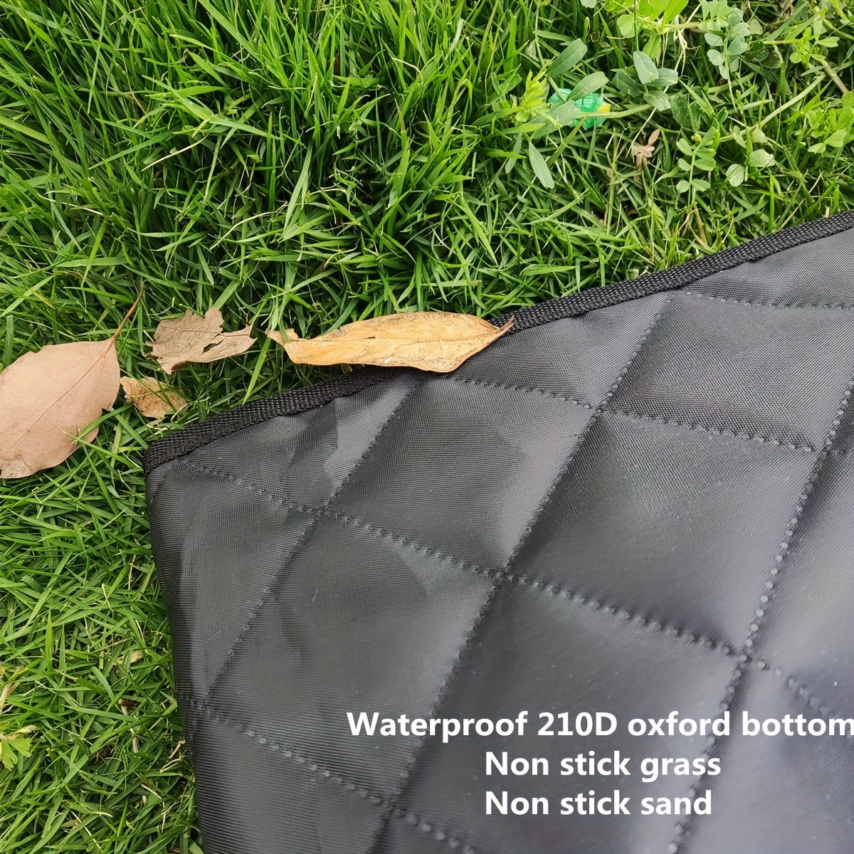 Waterproof Foldable Picnic Mat 210D Oxford Fabric for Outdoor Gatherings