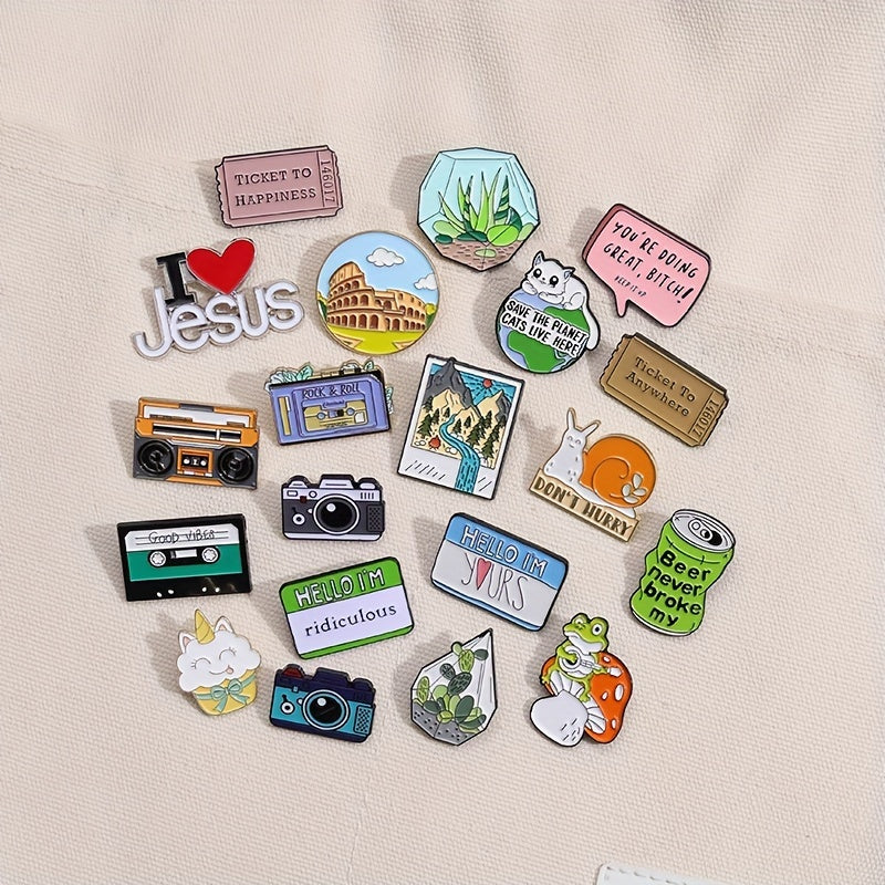 8pcs Random Cartoon Animal Brooches For Men, Clothing & Bag Accessories