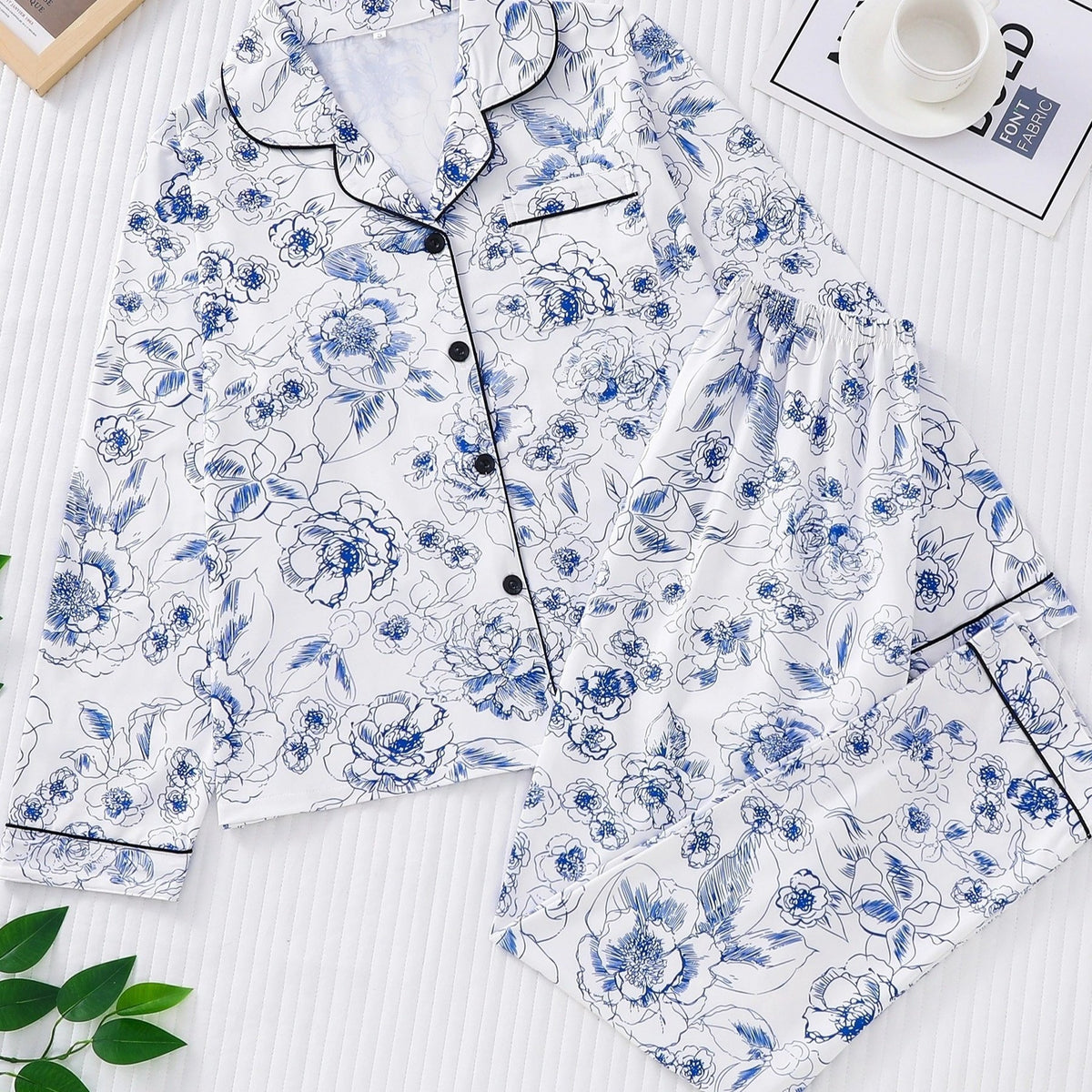 Heart Print Pajama Set Long Sleeve Buttons Top & Elastic Waistband Pants Women's