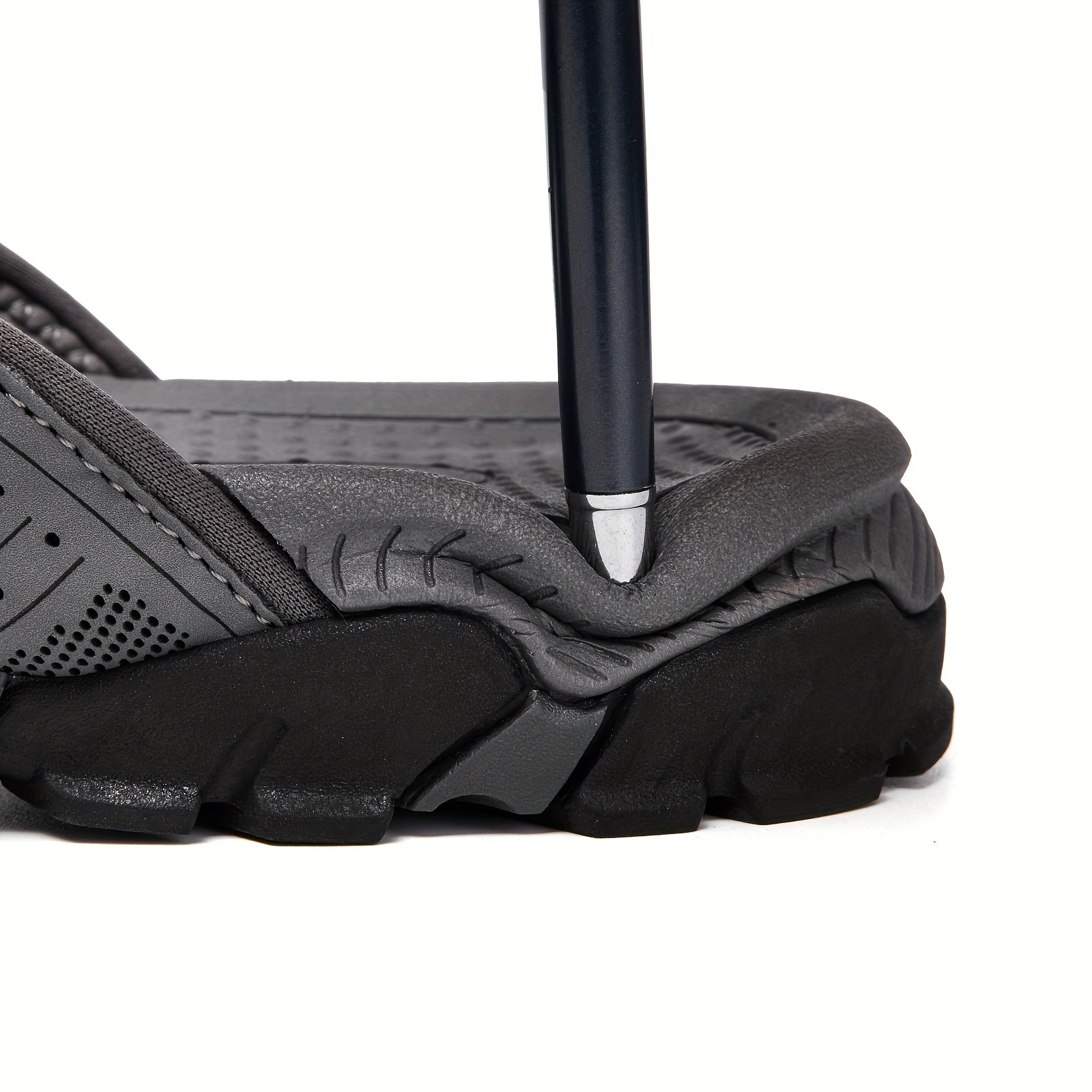 Men's Lightweight Comfortable Flip Flops for Summer Beach