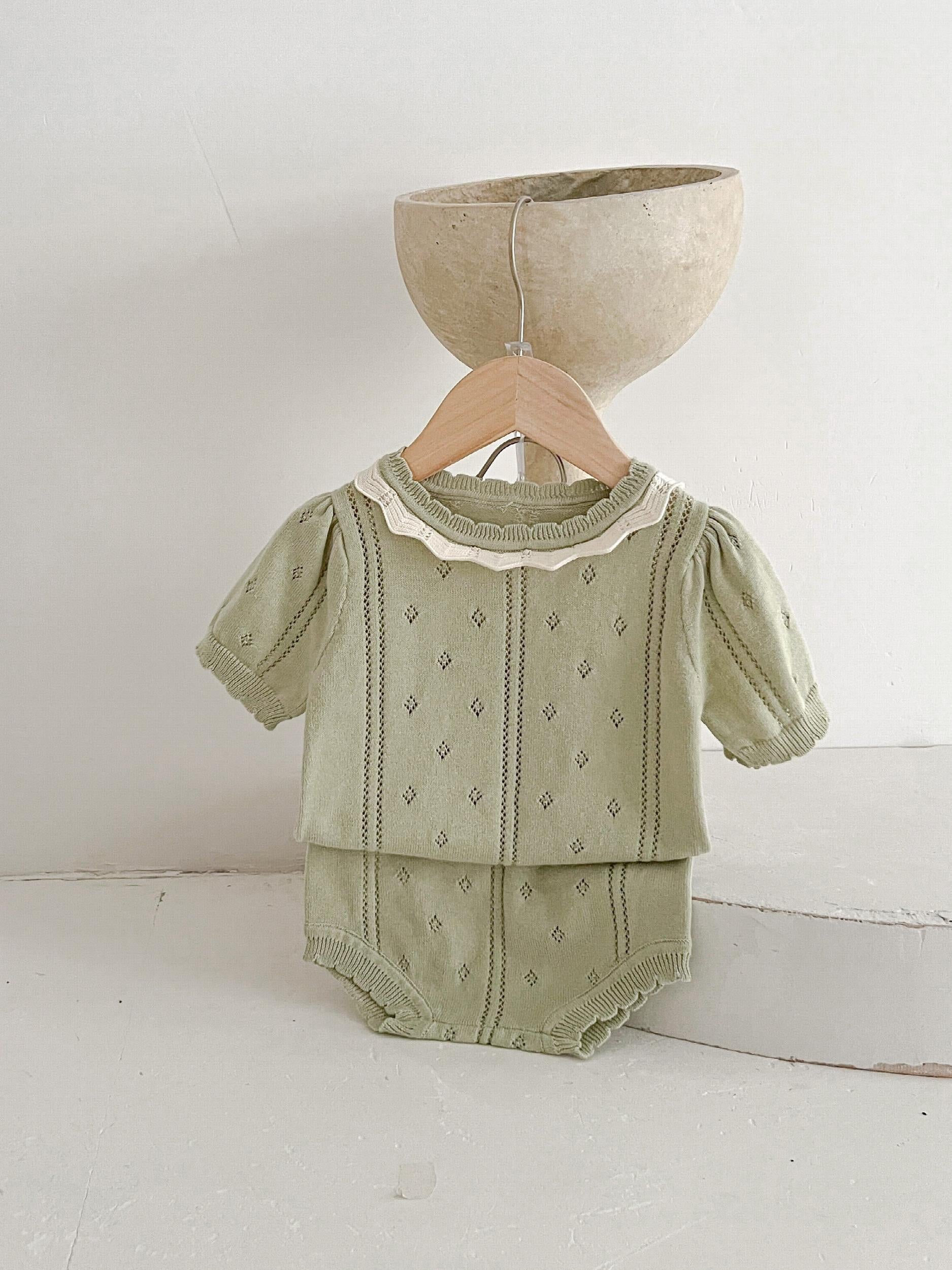 2pcs Baby Girls Hollow Out Knit Top & Shorts Set