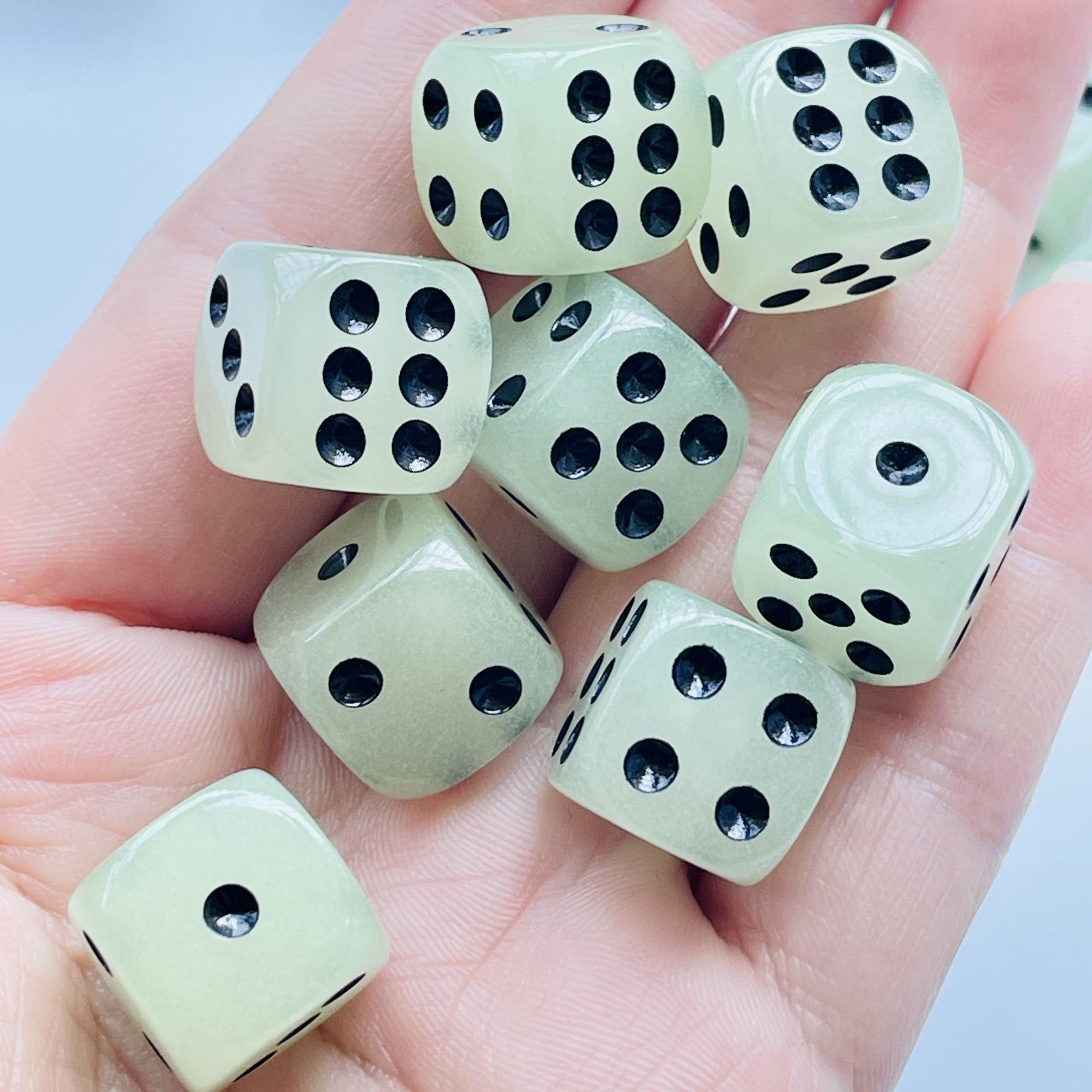 12pcs Luminous Dice 16mm Circular Dot Perfect for Nightclubs Bars KTVs
