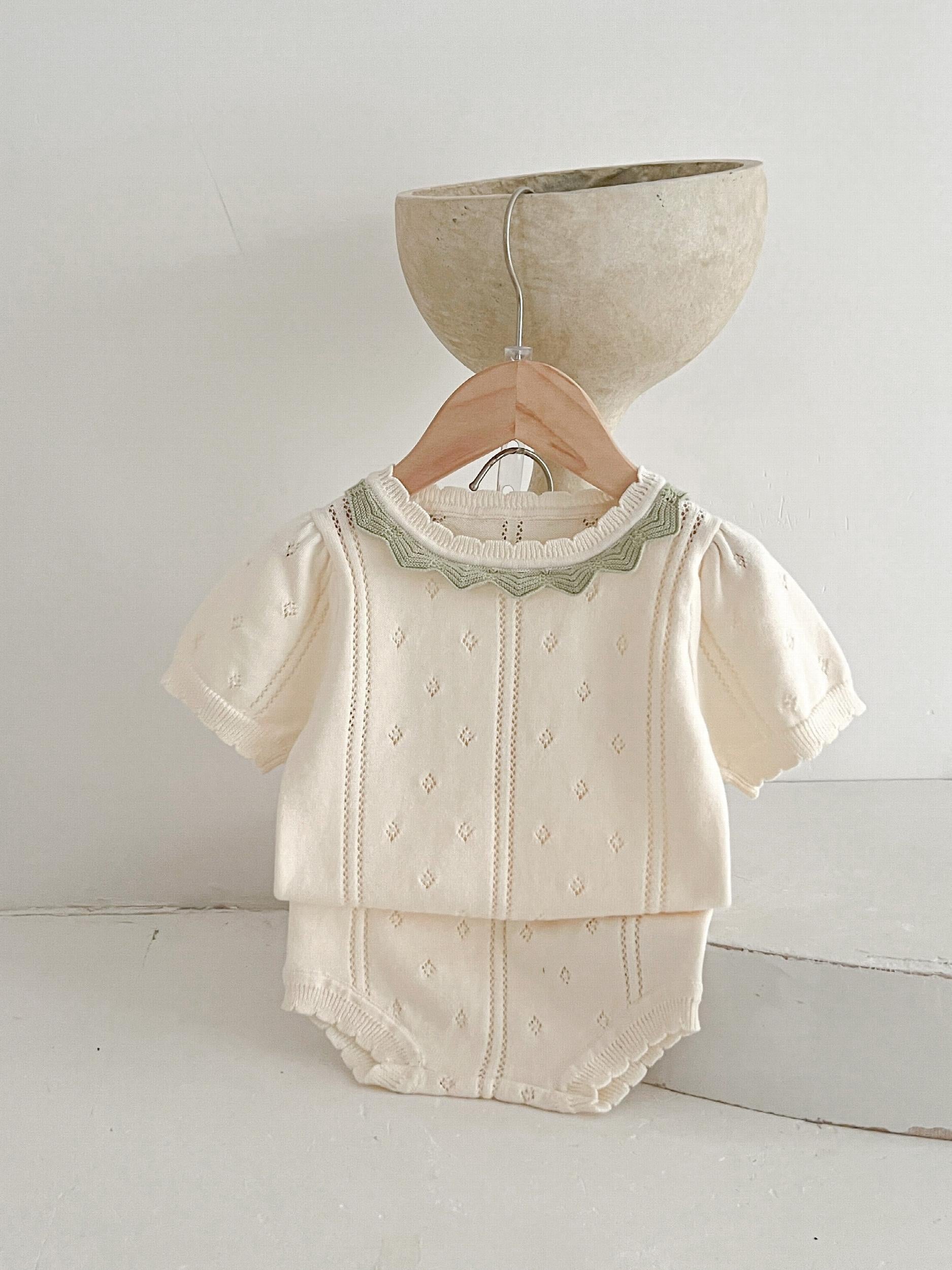 2pcs Baby Girls Hollow Out Knit Top & Shorts Set