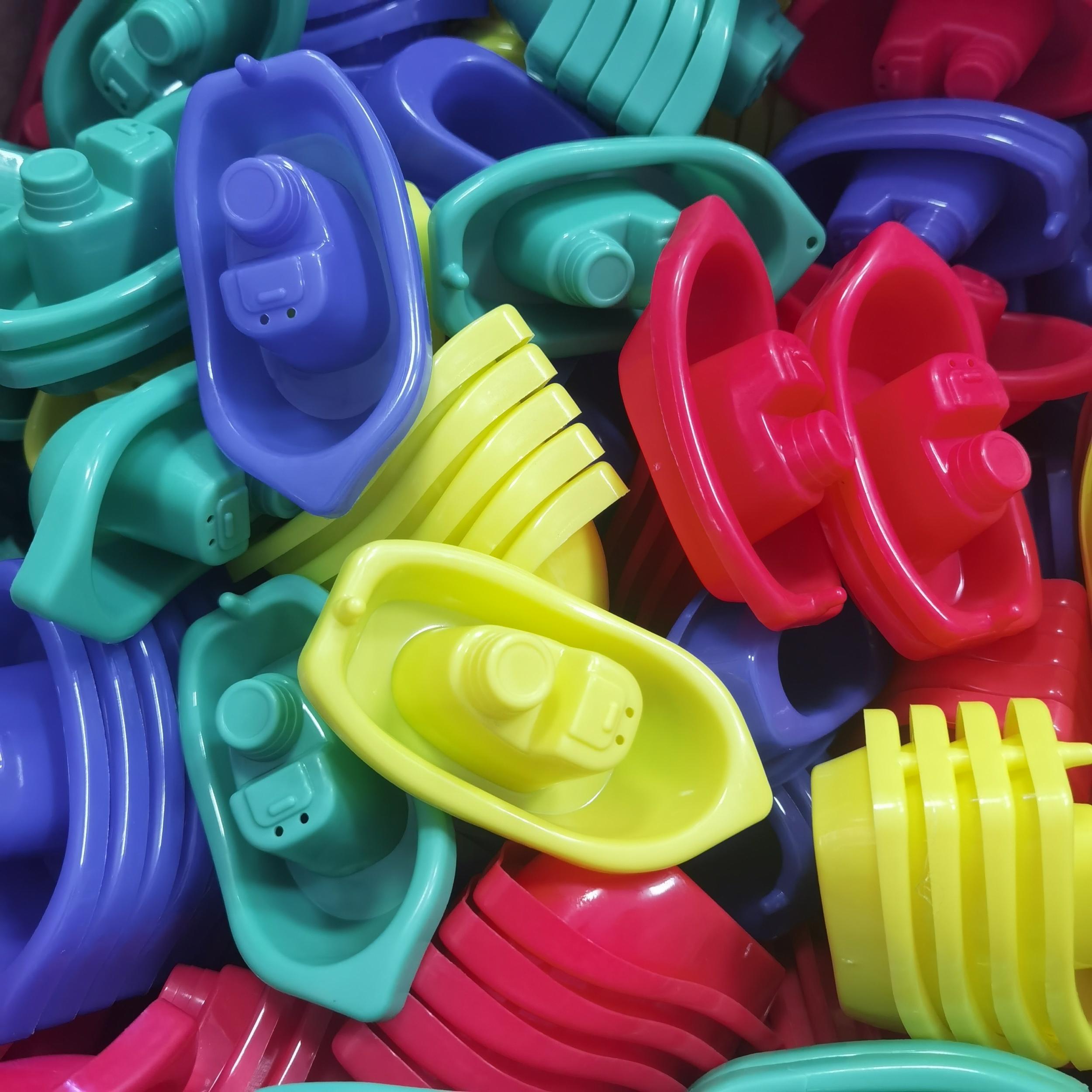 6pcs Baby Shower Toys Submarine Floating Bath Boat Toys