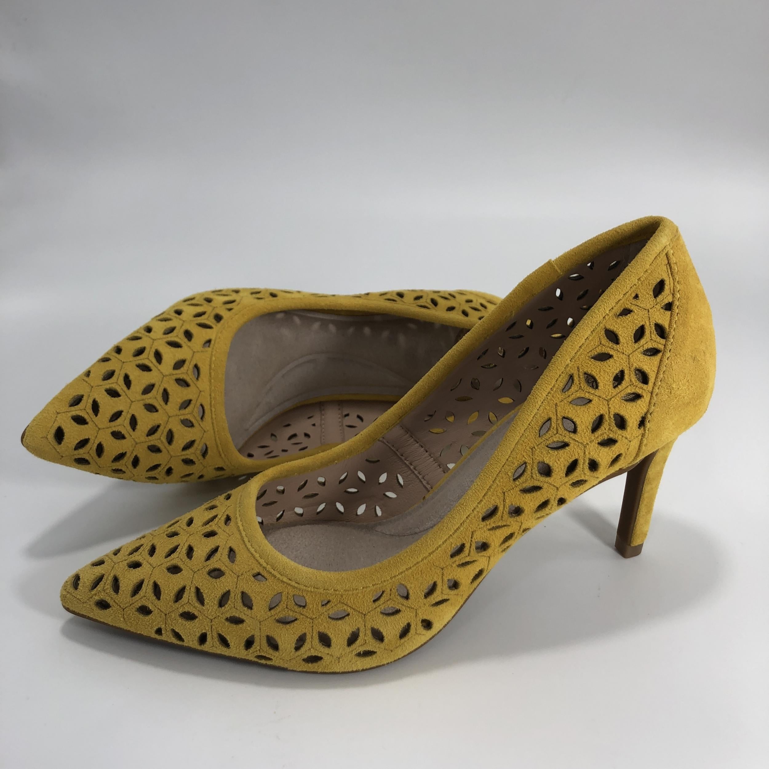 Women's Hollow Out High Heels Retro Pointed Toe Slip On Stiletto Heels