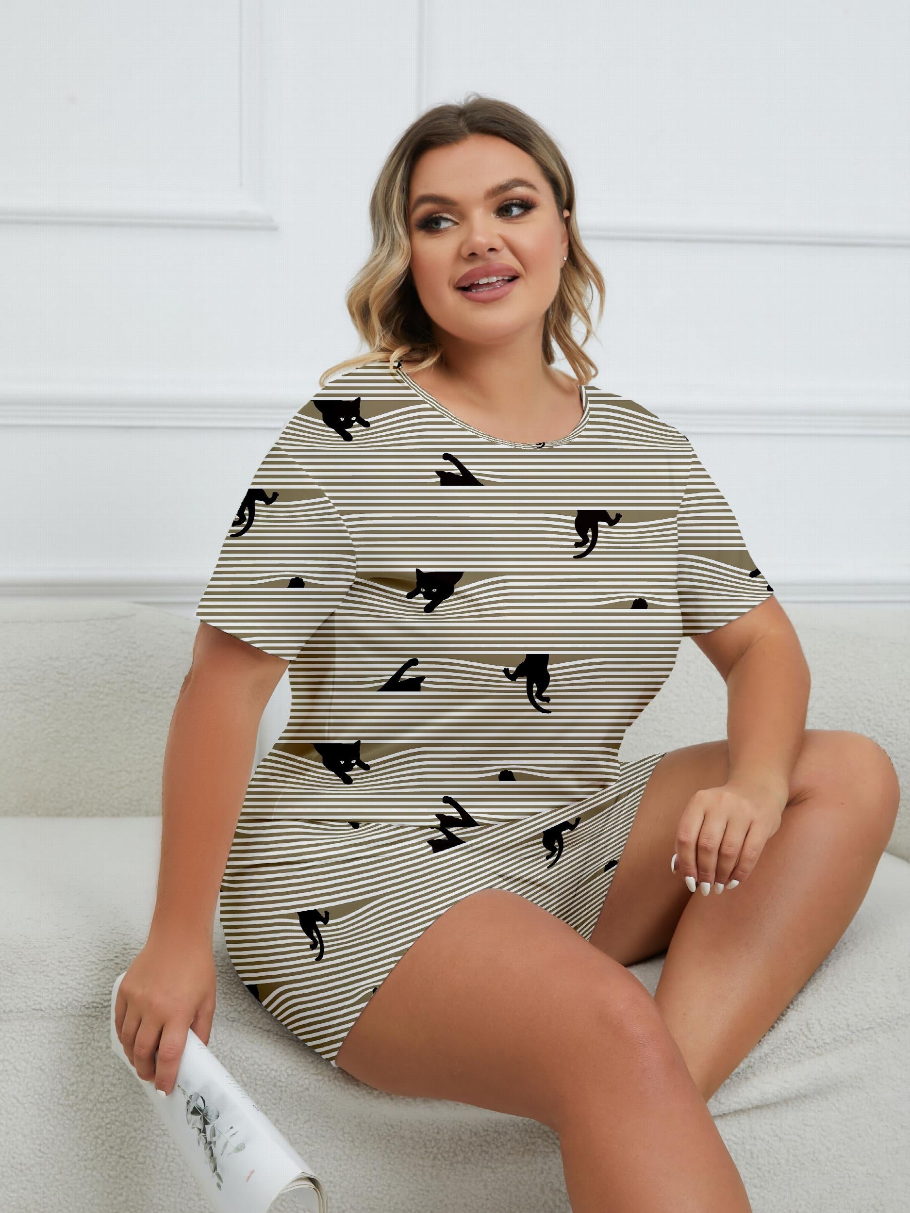  Cat & Stripe Print Pajama Set Round Neck Top & Shorts Two Piece