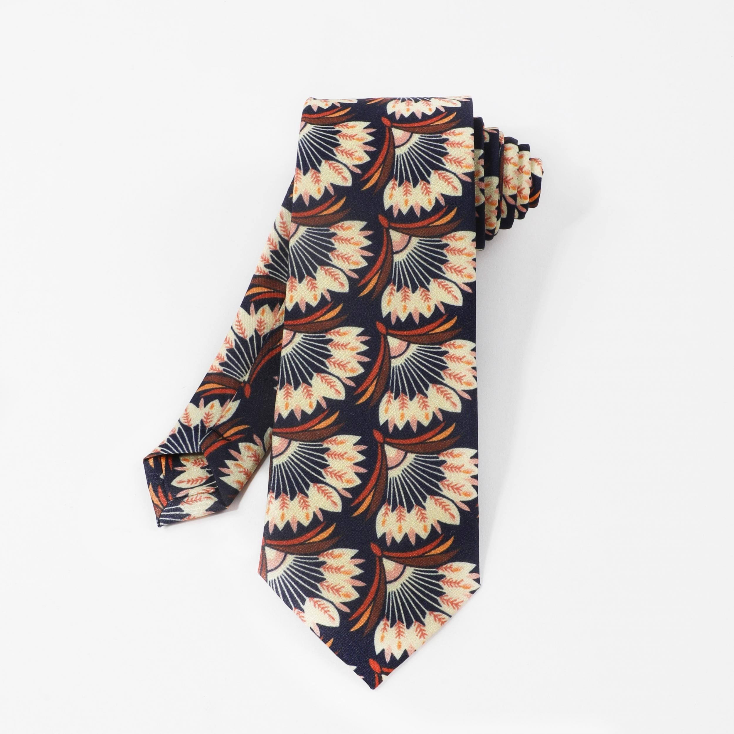 Multicolor Feather Shell Pattern Tie For Men