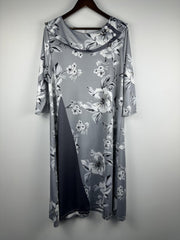  Floral Print Shawl Neck Half Sleeve Dress