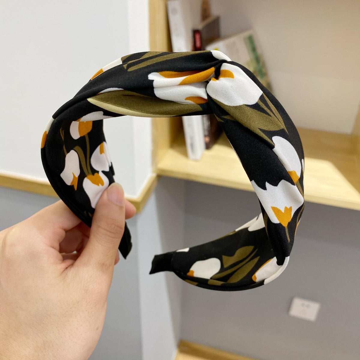 Flower Pattern Headband Vintage Style Hair Accessory