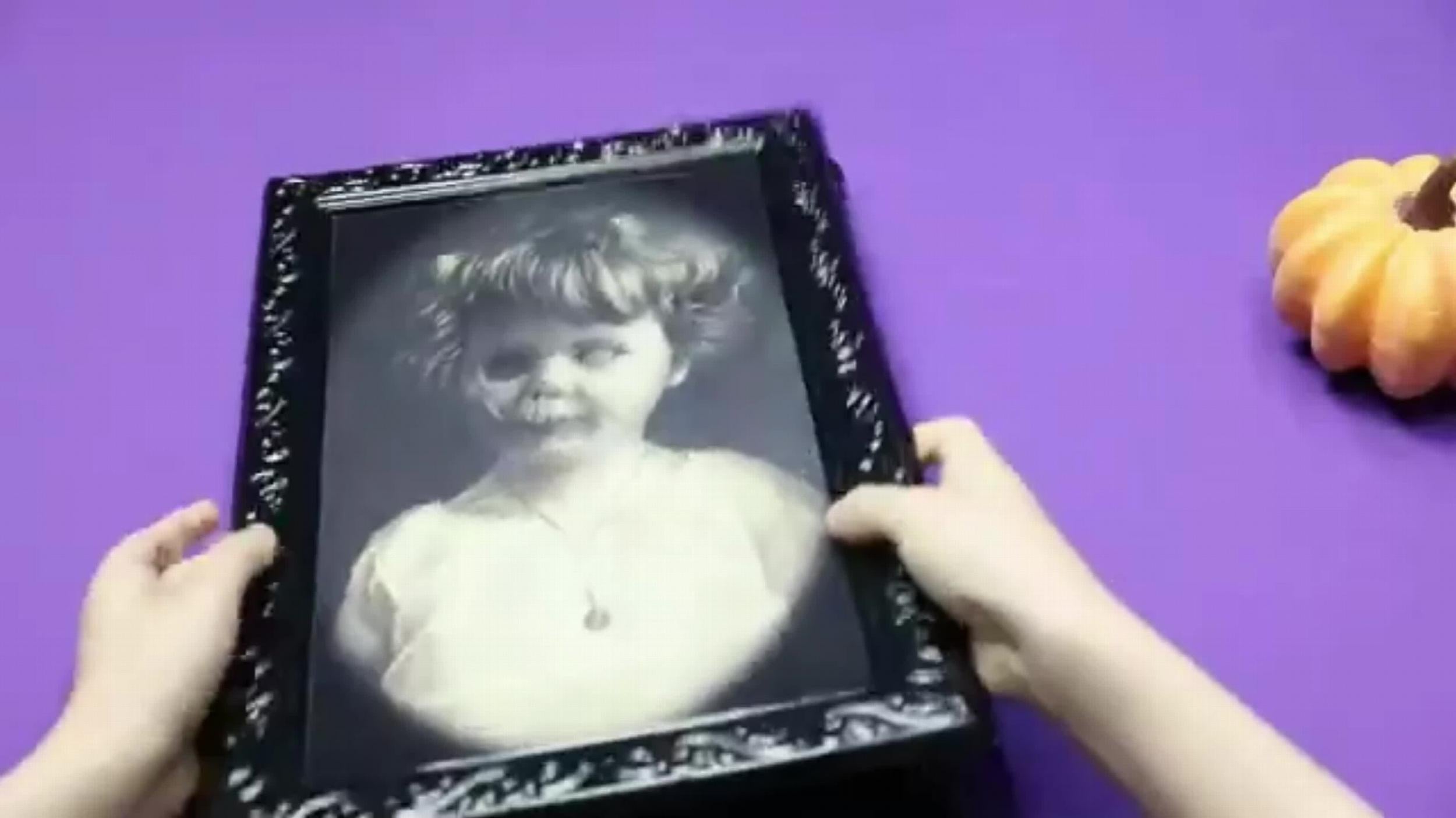 Halloween 3D Face Changing Picture Frame Decoration