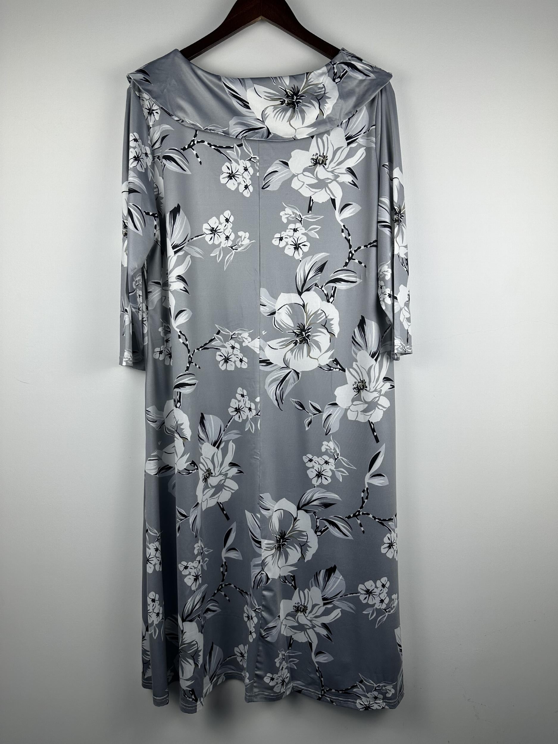  Floral Print Shawl Neck Half Sleeve Dress