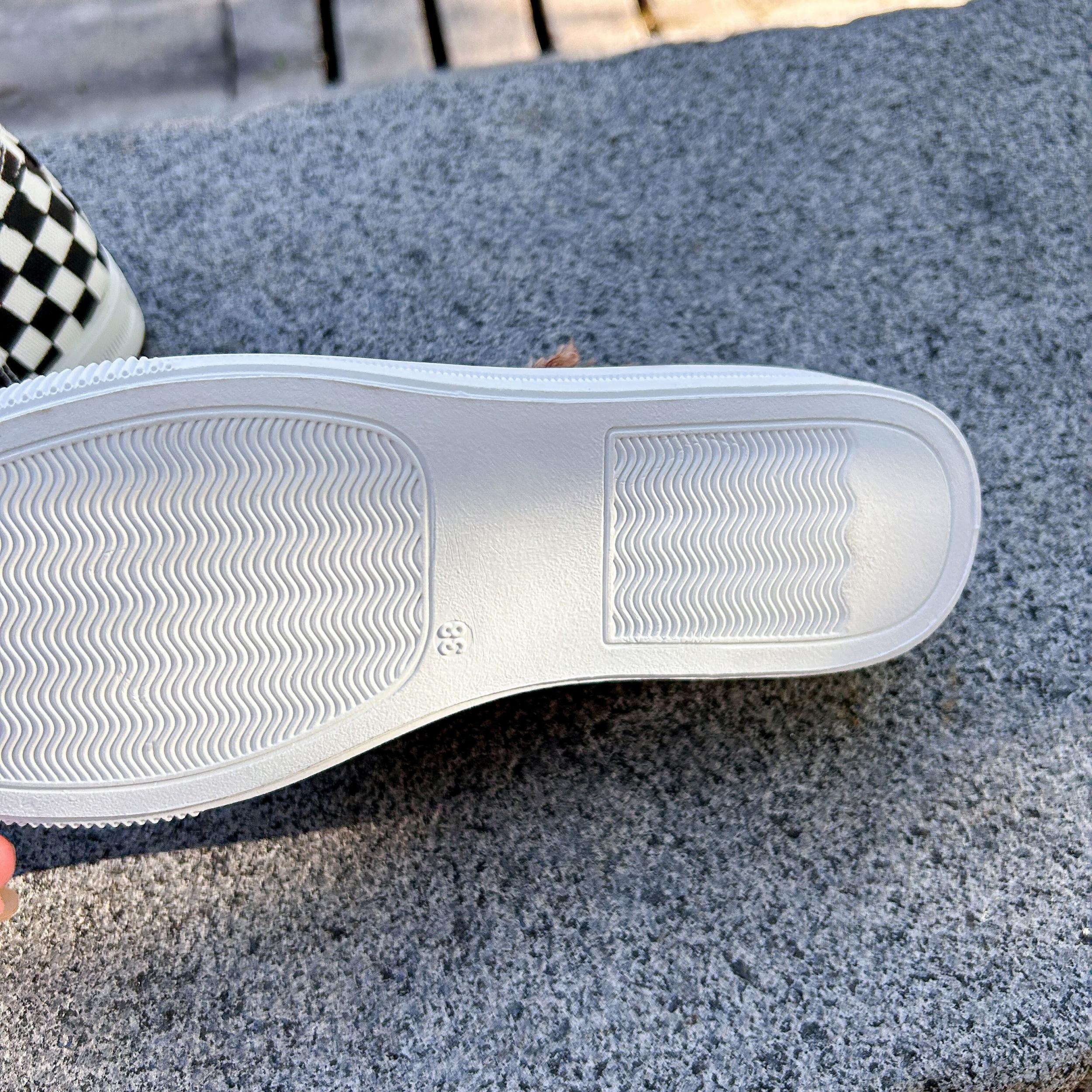 Women's Checkerboard Pattern Canvas Shoes Lace Up Low Round Toe