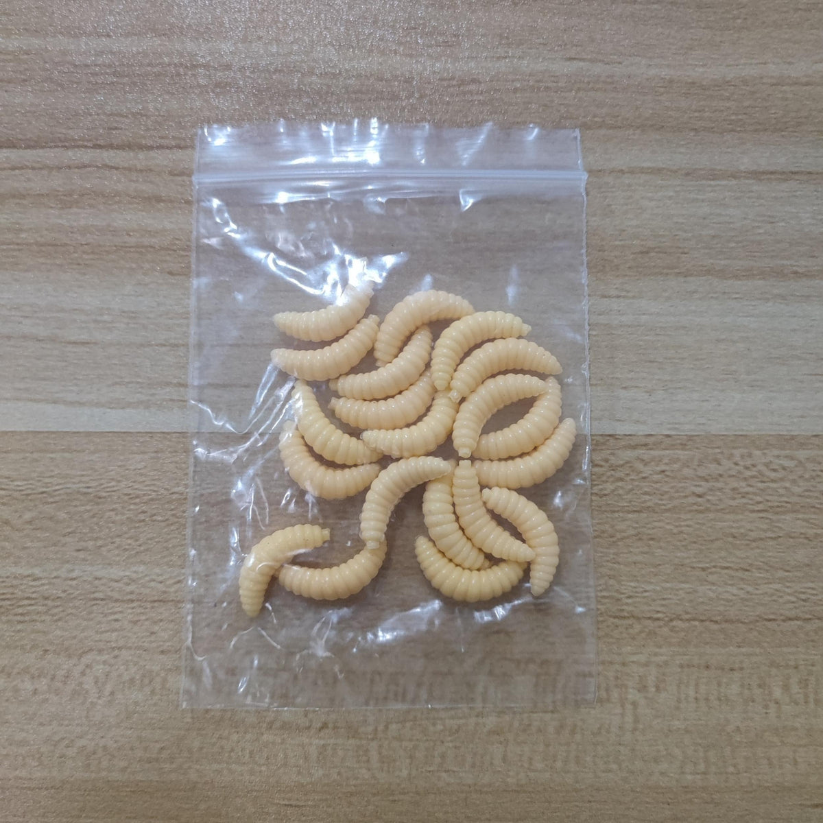 20pcs Simulation Maggot Fishing Lures 0.79in Soft Worm Bait Tackle