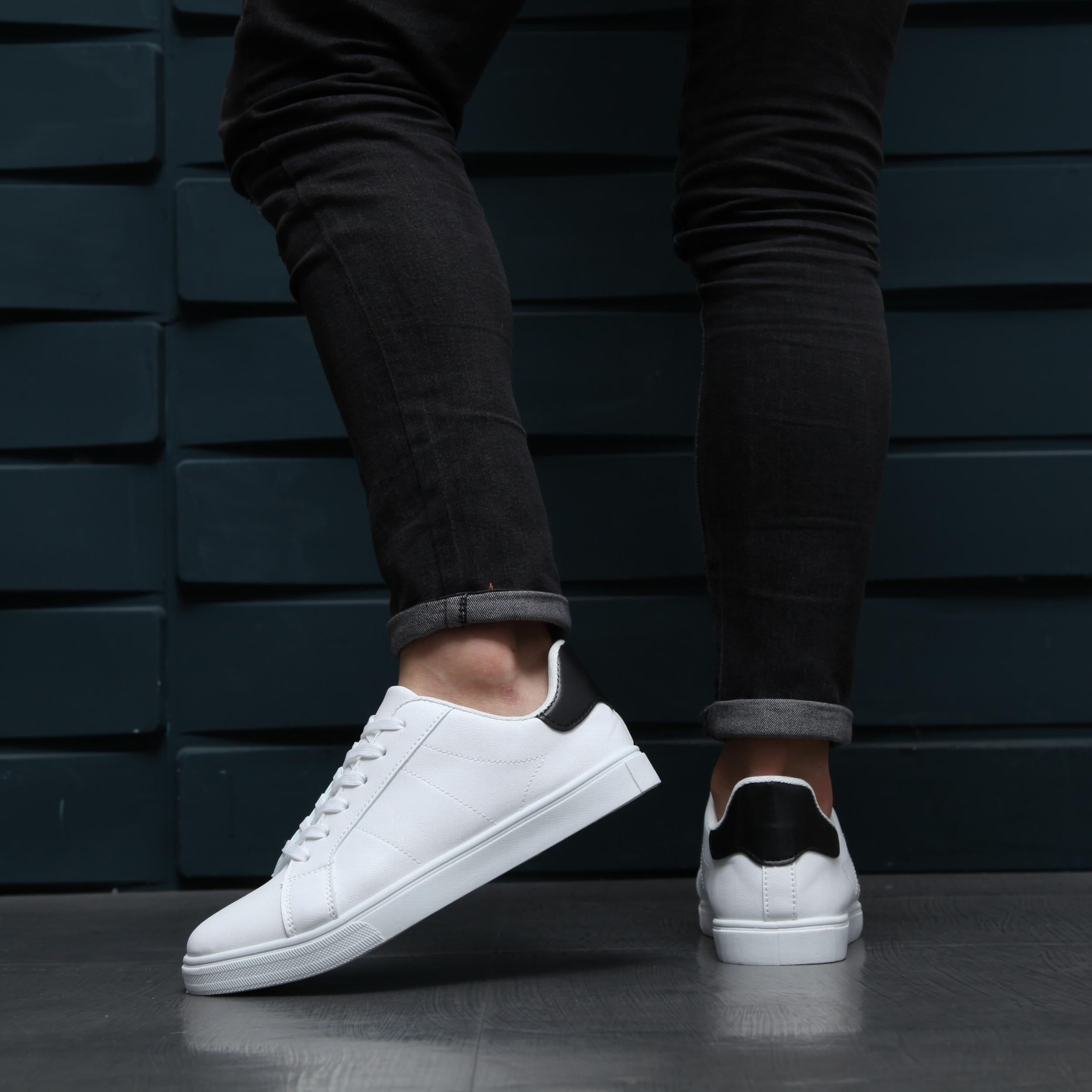 Men's Non slip Skate Shoes Casual Outdoor Lace up Walking Sneakers Flat Shoes