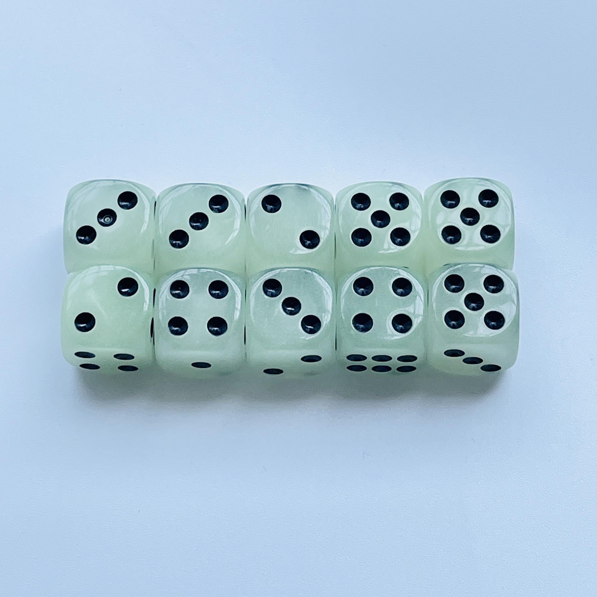 5pcs Luminous Dice Set 16mm Circular Dot Nightclub Bar KTV Entertainment